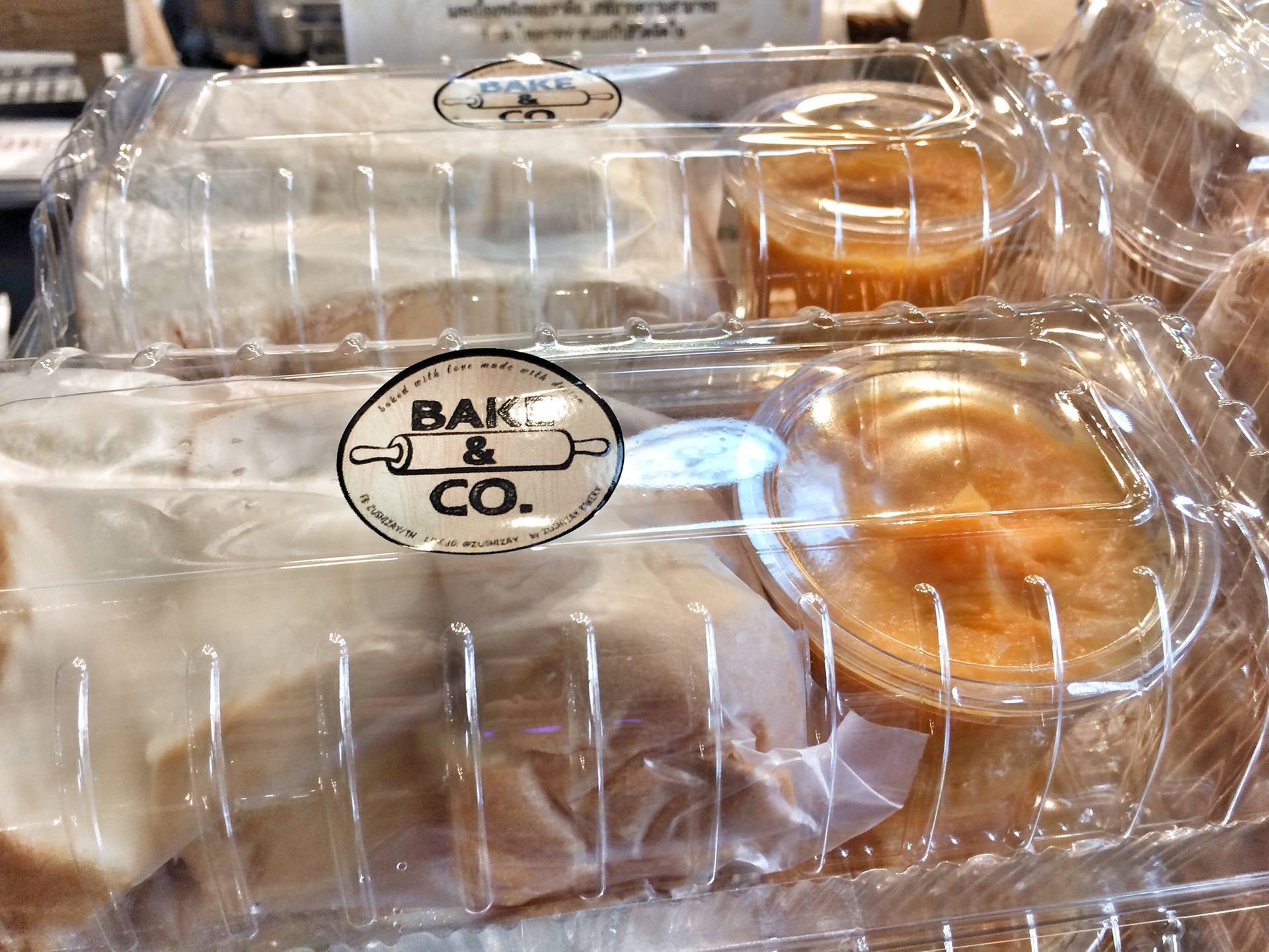 รีวิว Bake & CO. สาขาฟู้ดวิลล่า ราชพฤกษ์ - สังขยาไข่เค็ม??? OMG ...