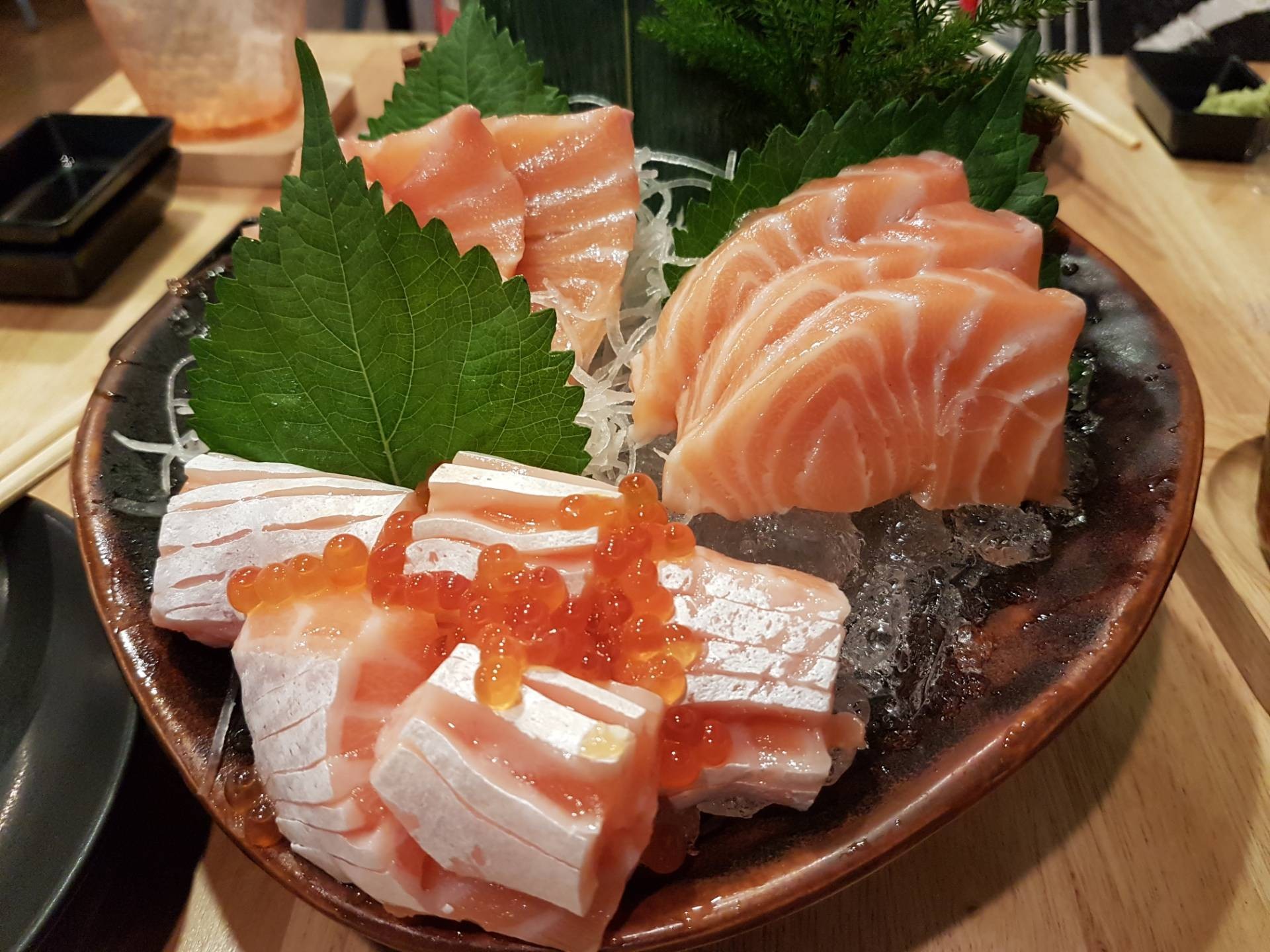 รีวิว KUMA MOJO SUSHI อุดมสุข 49 - หิ้วววว หิววววว