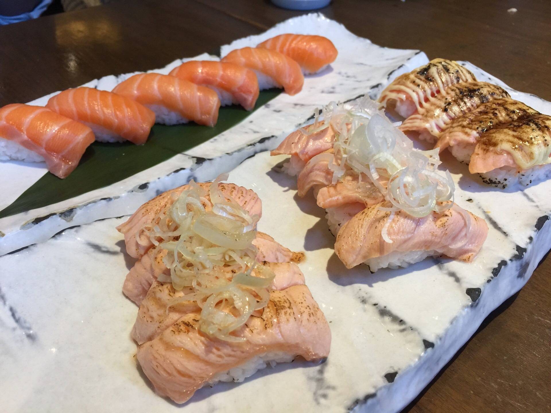 รีวิว Sen-ryo Sushi ทองหล่อ - คือแบบดีอะ แซลมอนเน้นๆ สำหรับคนชอบกินแซลมอน