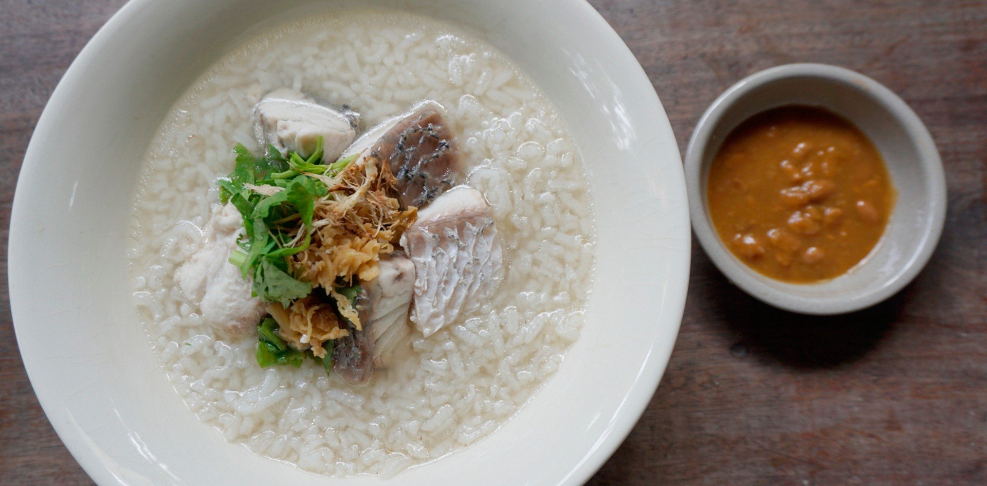 วิธีทำ เมนู “ข้าวต้มปลากะพง” เมนูอาหารเช้าแสนอร่อย ทำง่ายแถมอยู่ท้อง!
