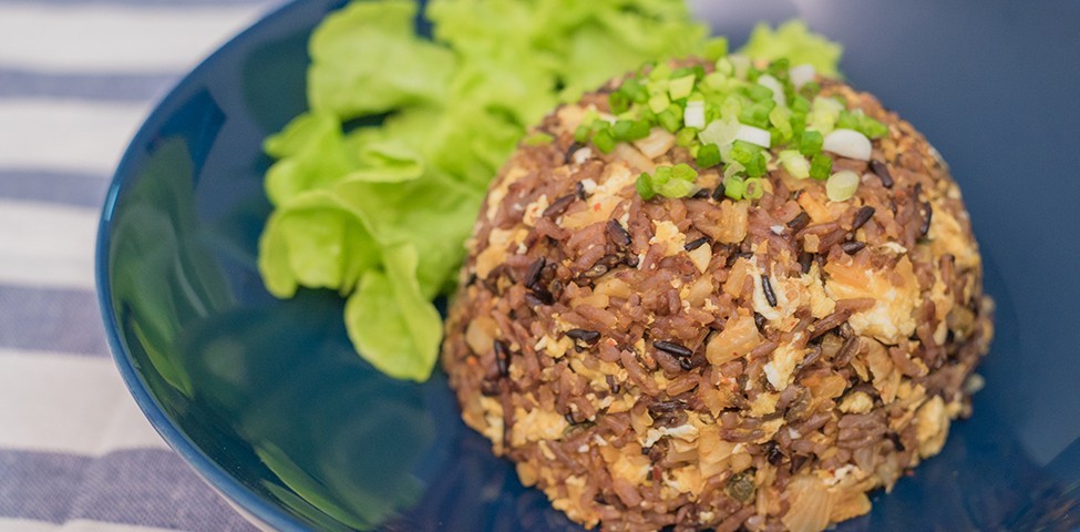 วิธีทำ "ข้าวผัดกิมจิ" เมนูอาหารเพื่อสุขภาพ ทำง่าย ๆ ด้วยกระทะใบเดียว