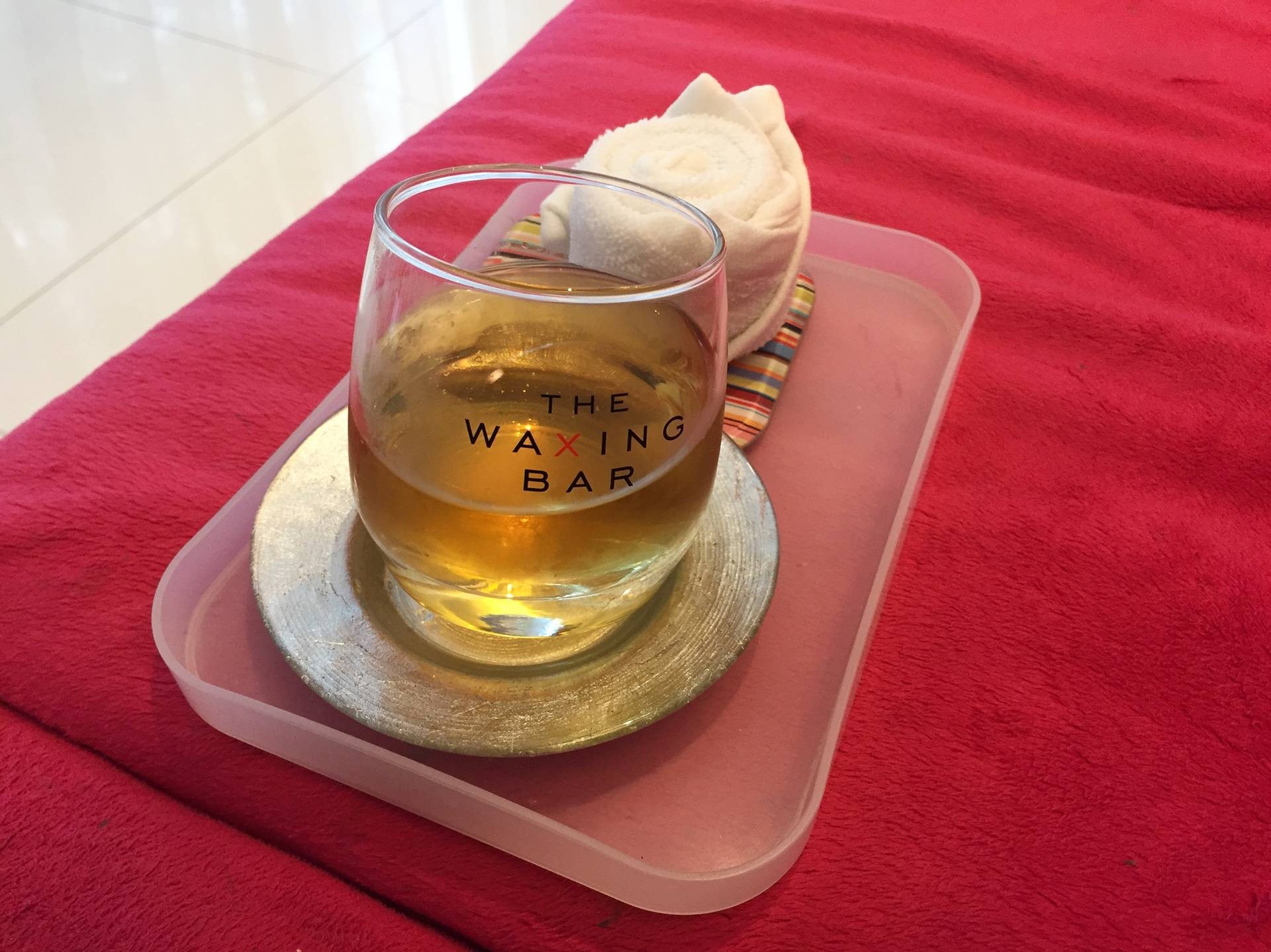 ร้าน เดอะแว๊กซ์ซิ่งบาร์ (THE WAXING BAR)