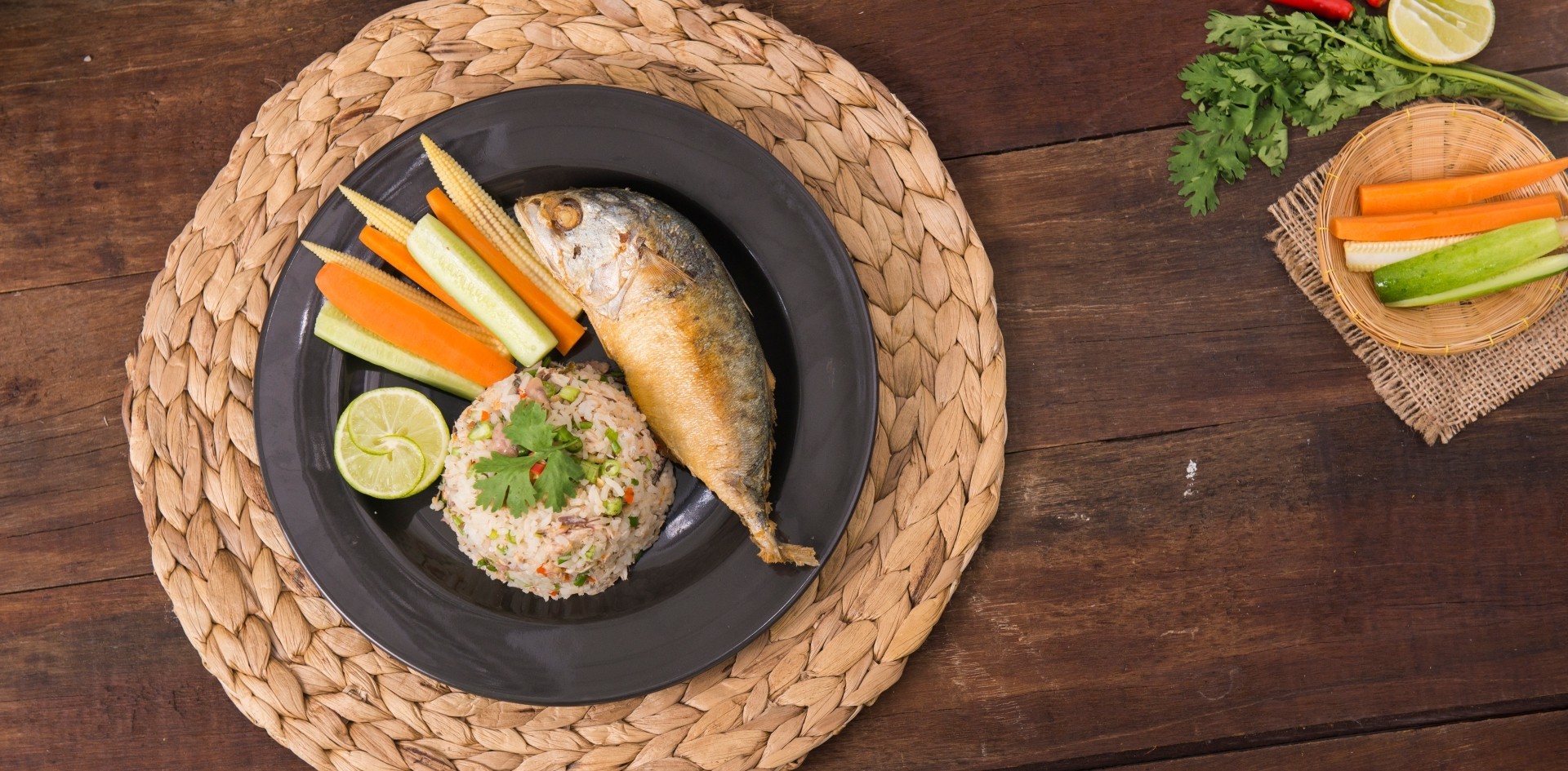 วิธีทำ “ข้าวคลุกน้ำพริกปลาทู” เมนูอาหารไทย อร่อยล้ำ จนแมวมาขอกินด้วย!