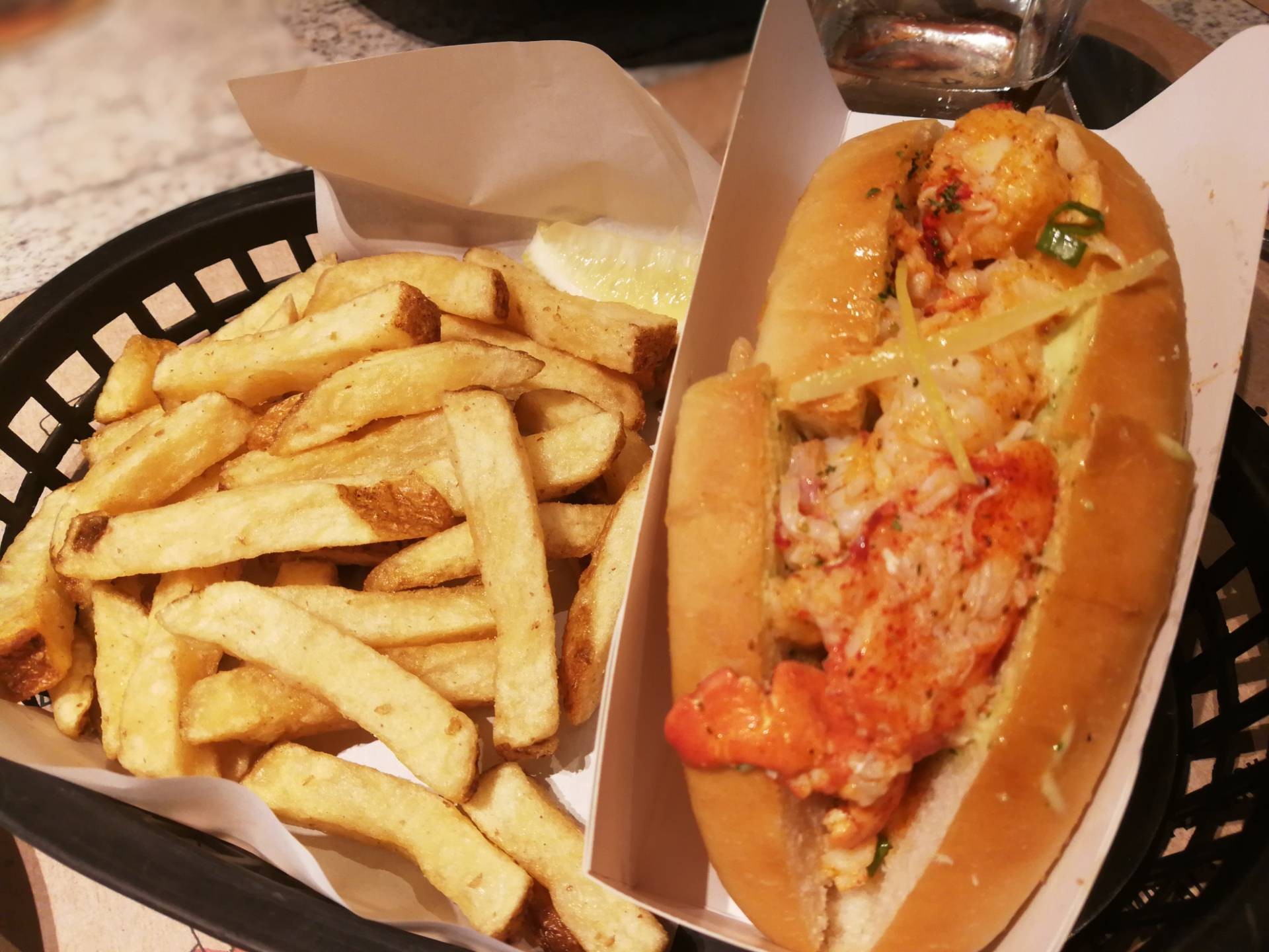 รีวิว Crab and Claw สยามพารากอน Lobster Roll เปลี่ยนไป Wongnai
