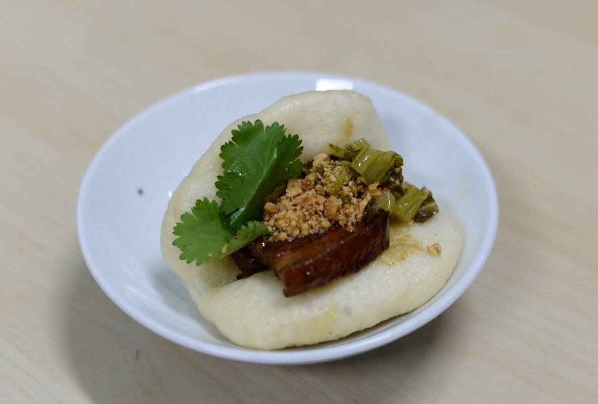 Gua bao ซาลาเปาแซนวิชหมูตุ๋น