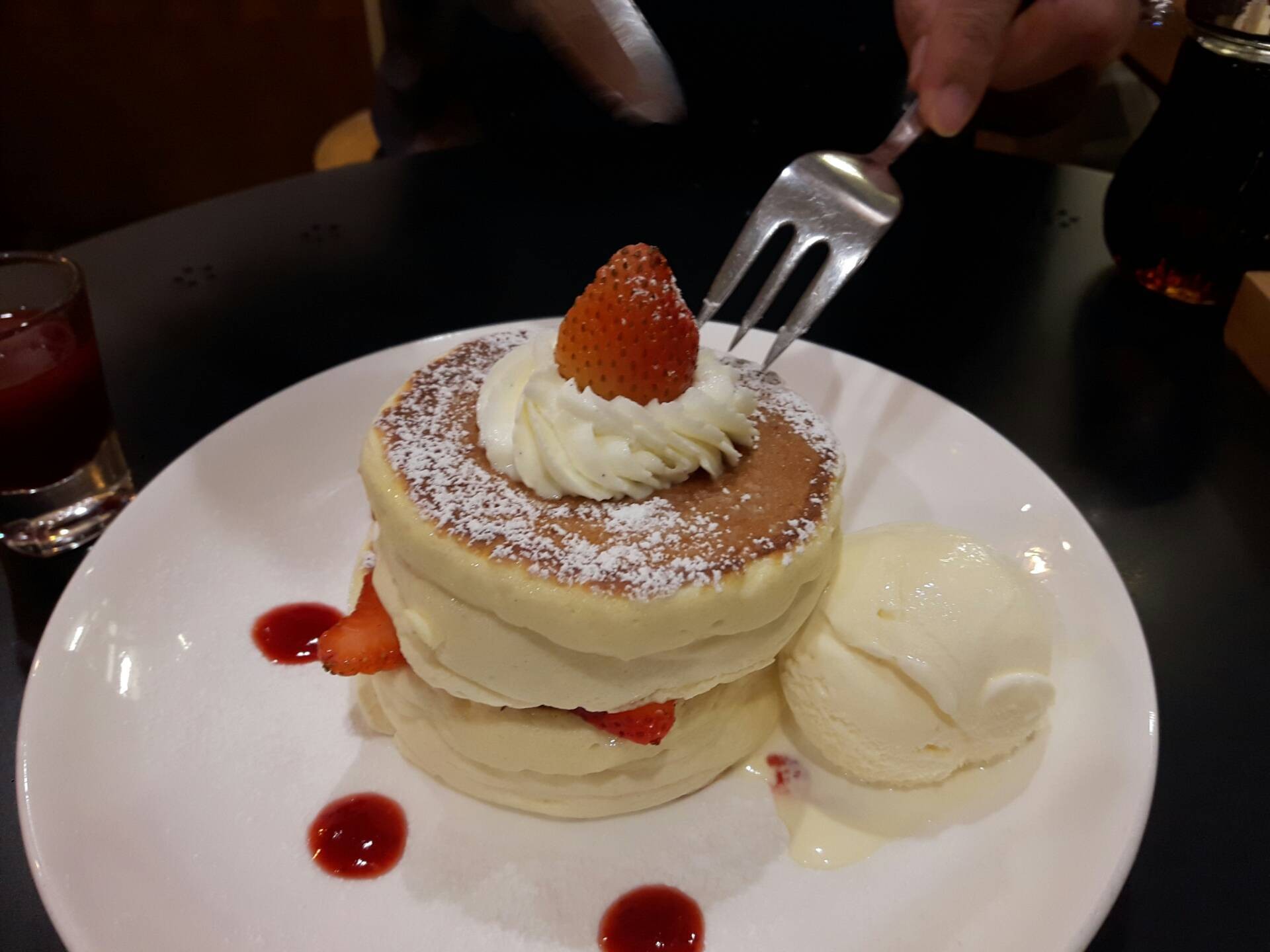 รีวิว FLUFF Pancake Cafe สยามพารากอน สวรรค์ของคนรักแพนเค้ก