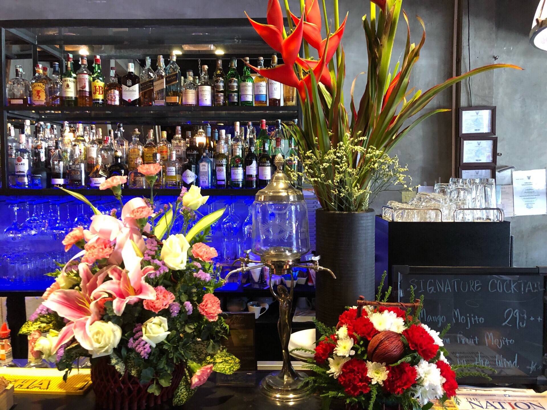 รูป Blend Bistro & Wine Bar