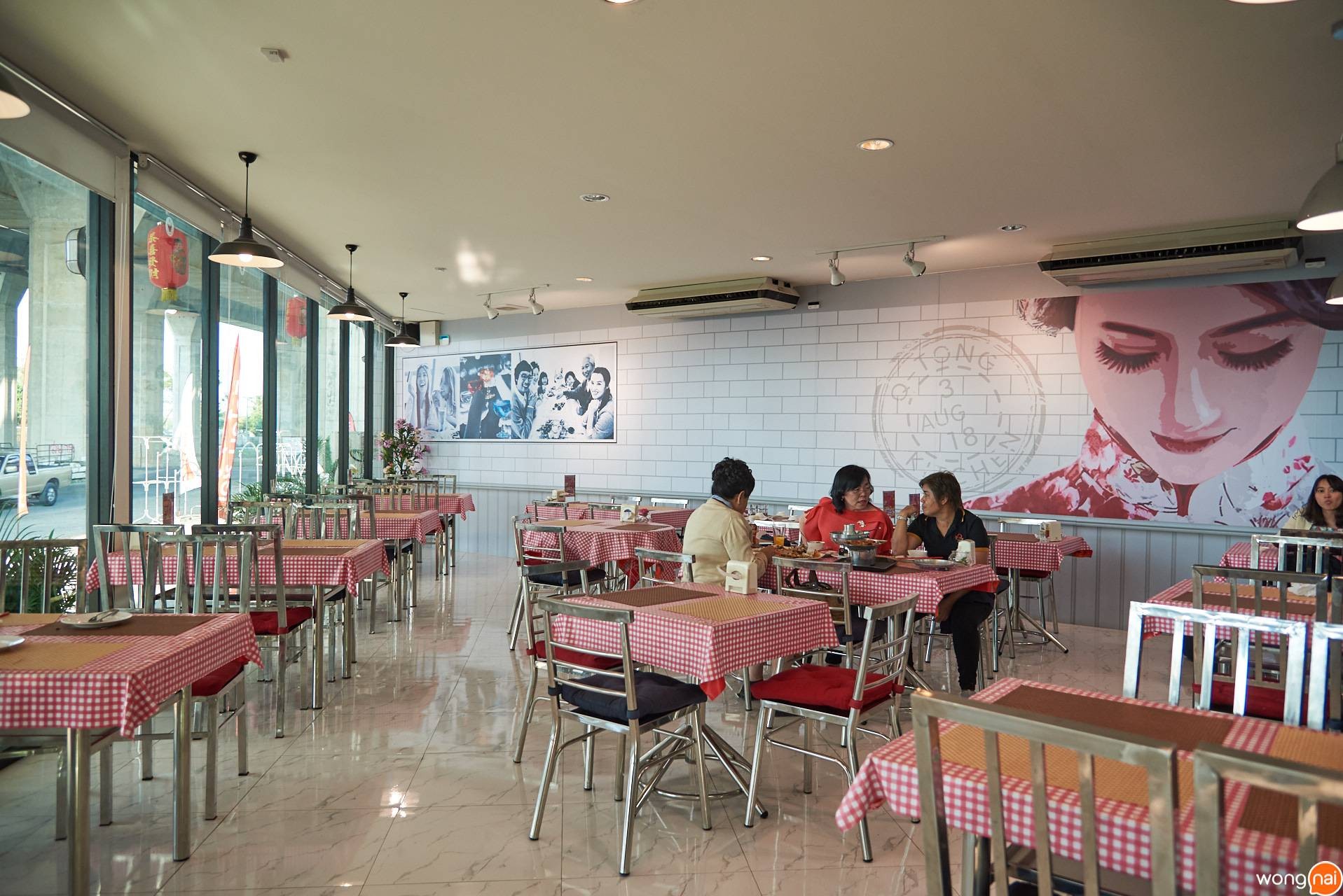 บรรยากาศร้าน คิวทอง คิทเช่น
