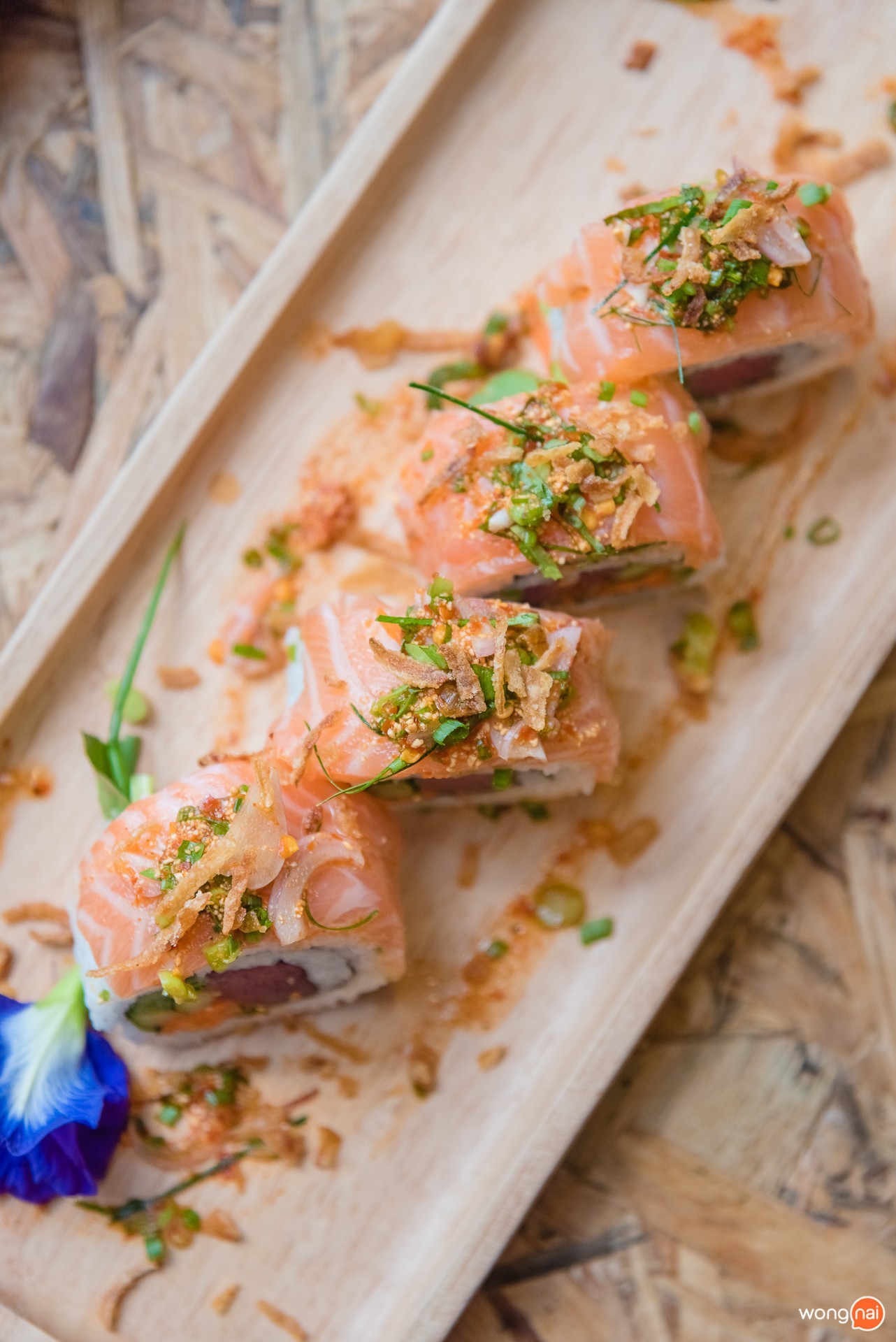 เมนู “Heaven Buddy E-San Roll” ของร้าน “Masaaki Sushi” ภูเก็ต