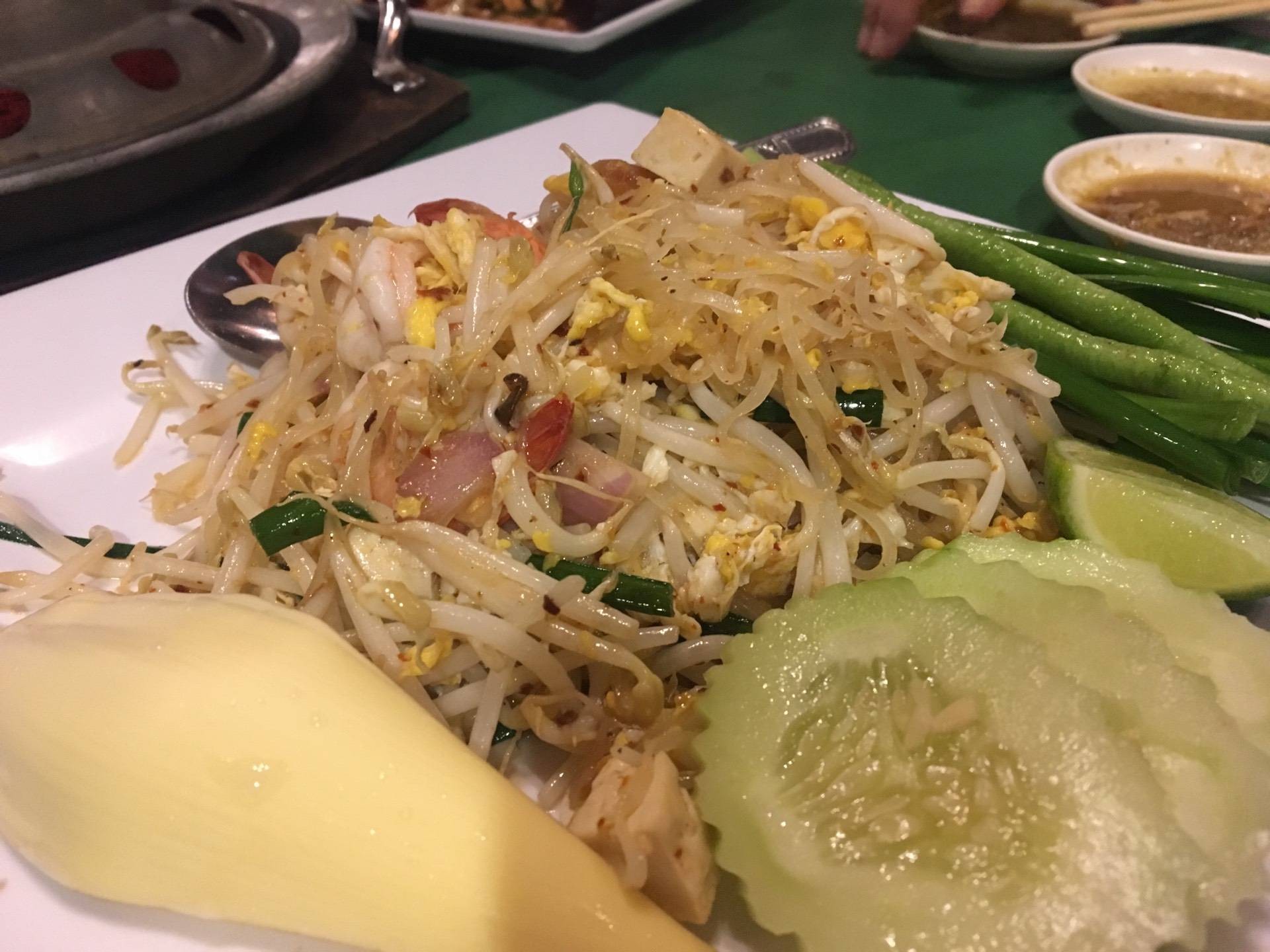 ผัดไท ร้าน โรงแรมสยามธานี