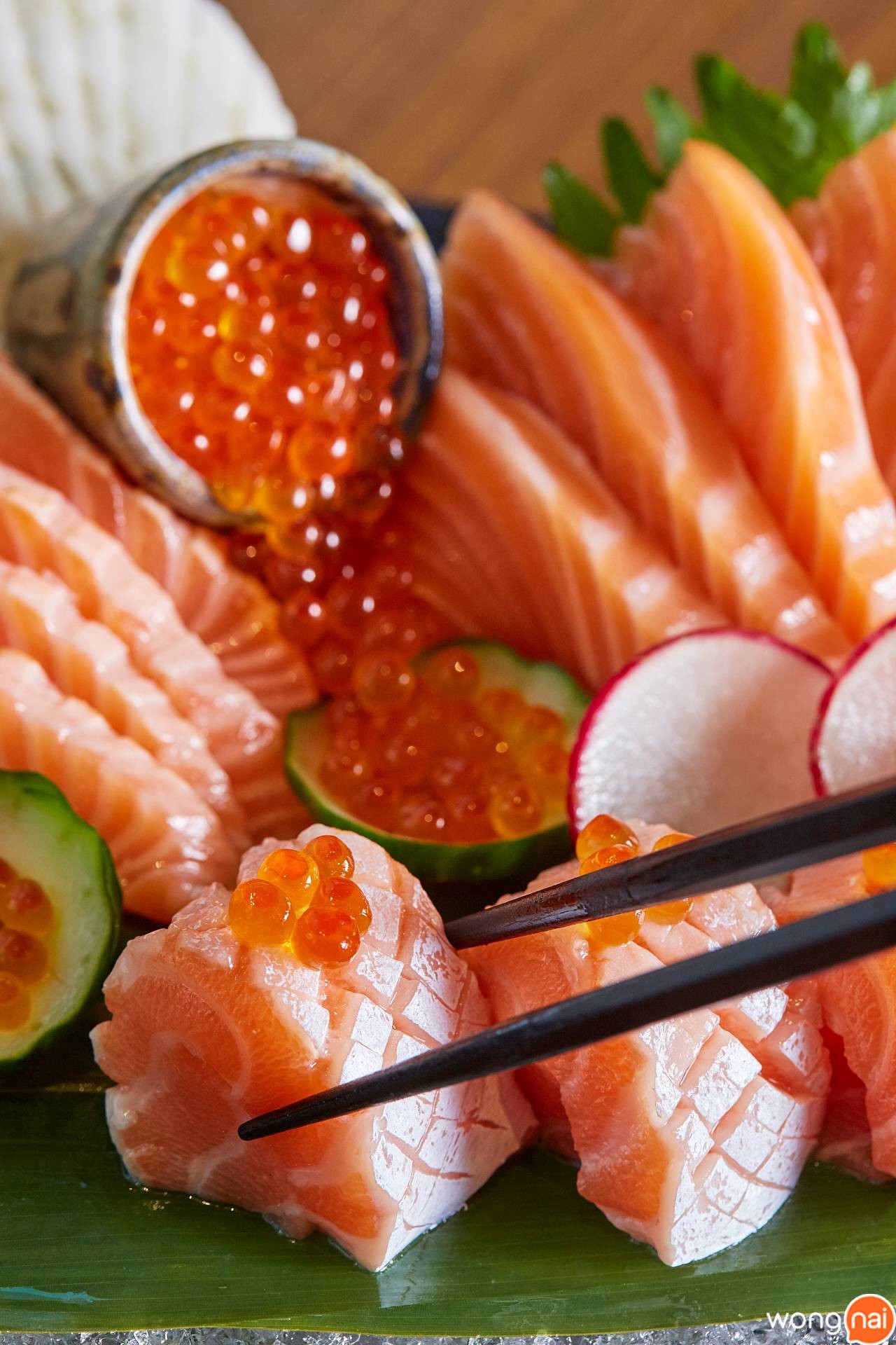 “CRAZY SALMON SASHIMI” ของร้าน ZEN