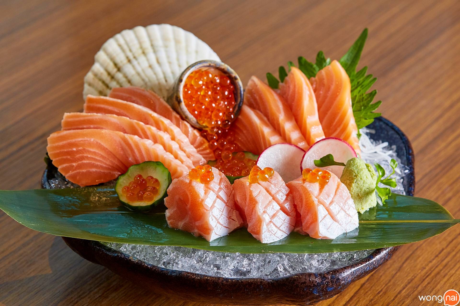 “CRAZY SALMON SASHIMI” ของร้าน ZEN