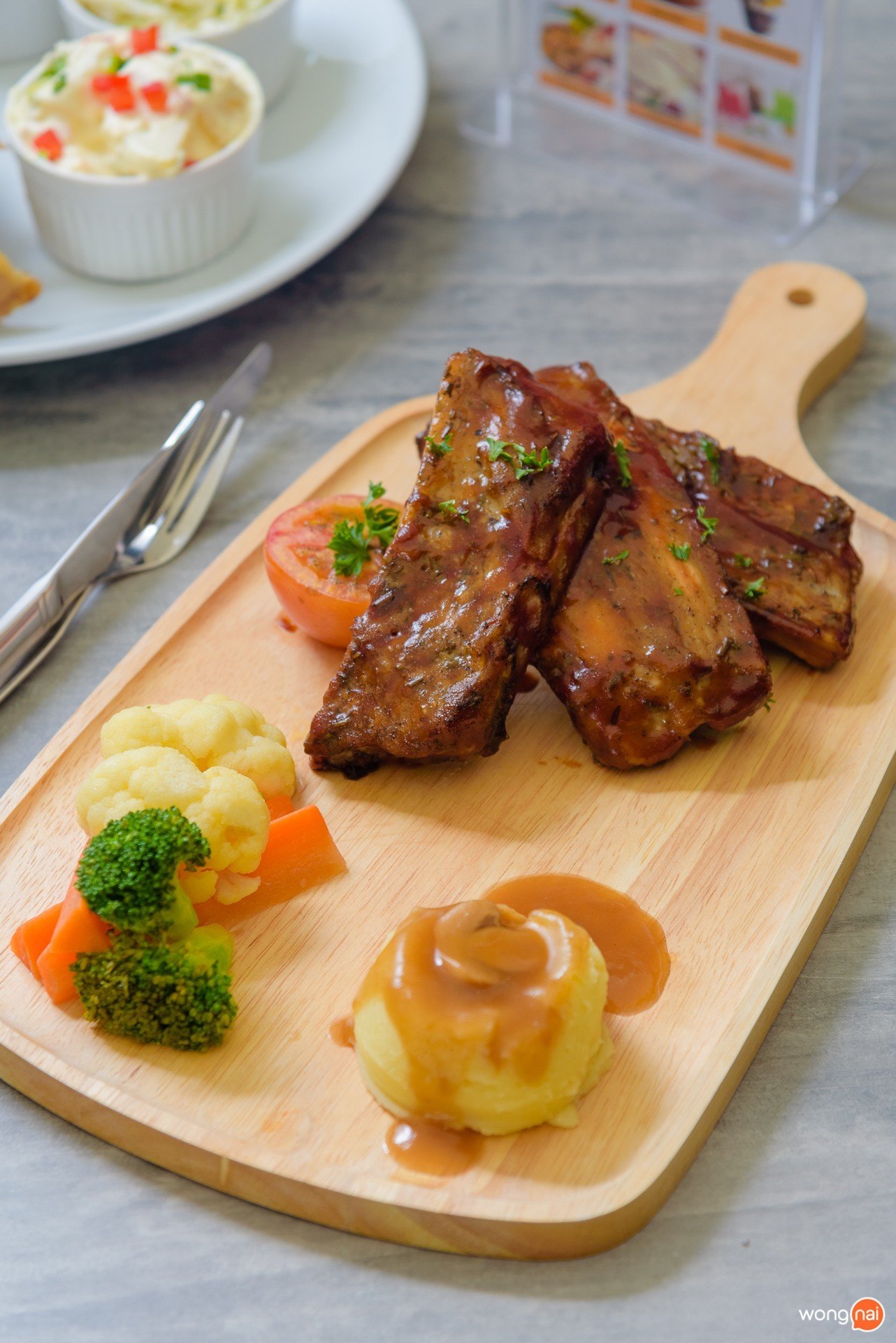 เมนู “BBQ Pork Ribs” ในโซน Public House ของห้าง Central Festival Phuket