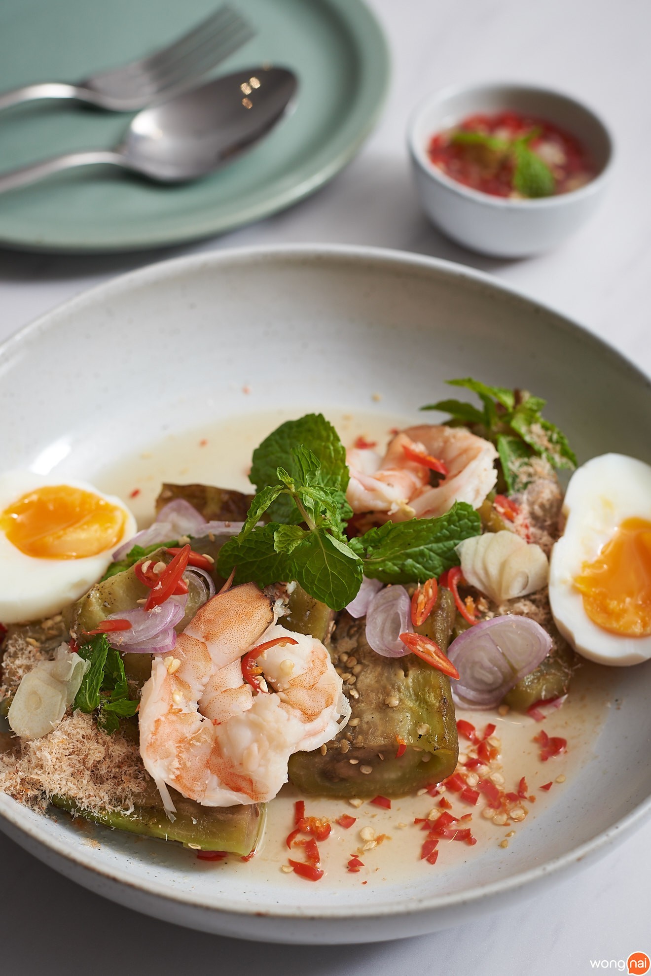 ยำมะเขือยาวกุ้งสด The Terrace