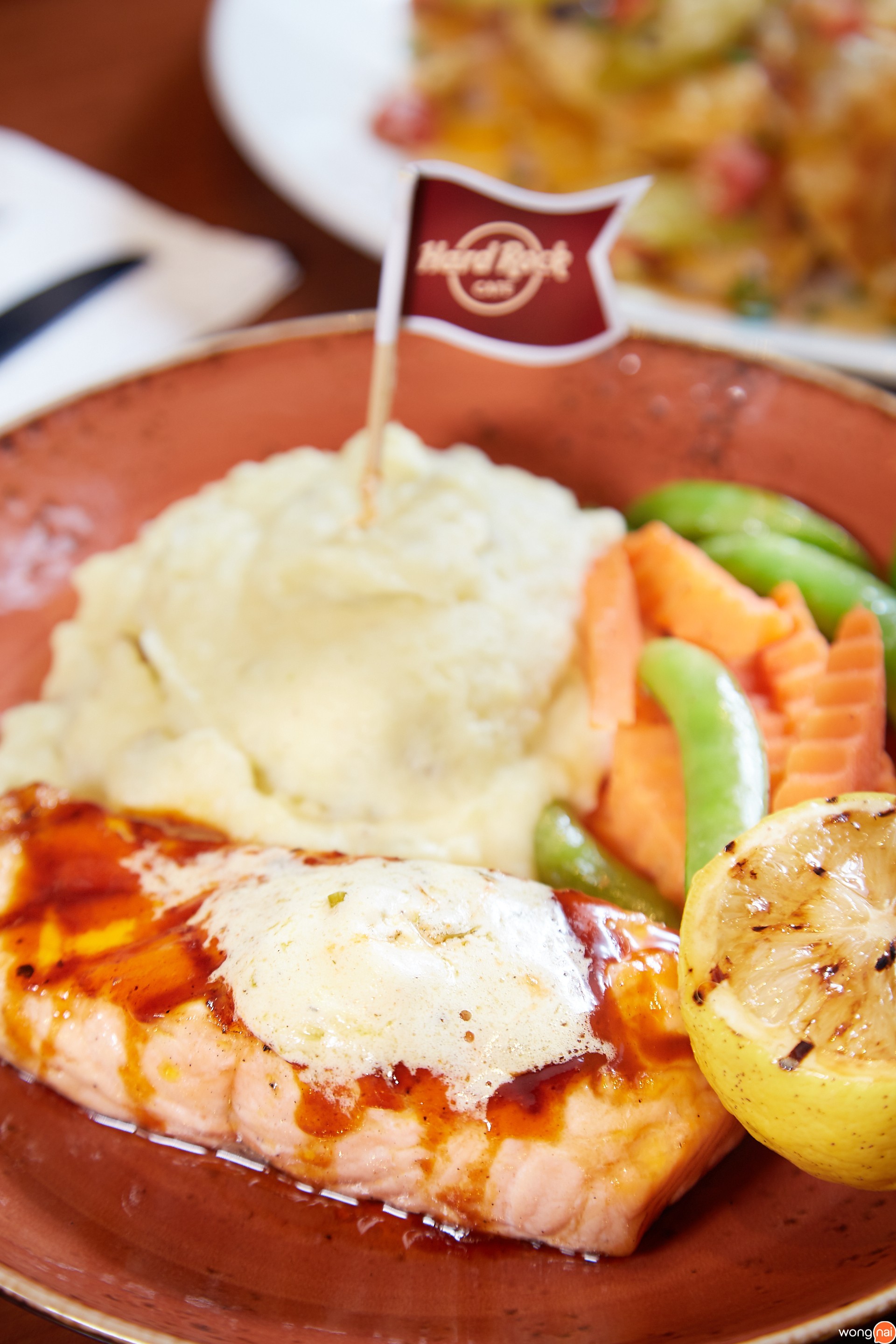 GRILLED ATLANTIC SALMON Hard Rock Cafe pattaya