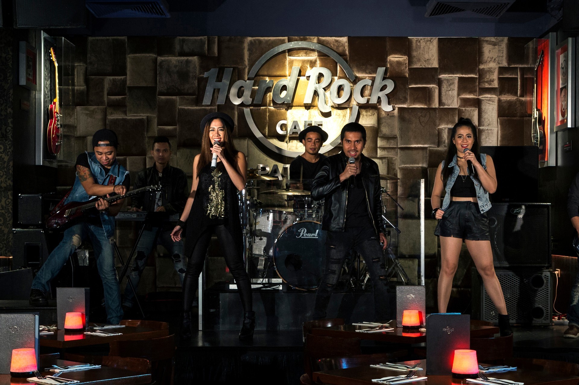 วงดนตรี Hard Rock Cafe