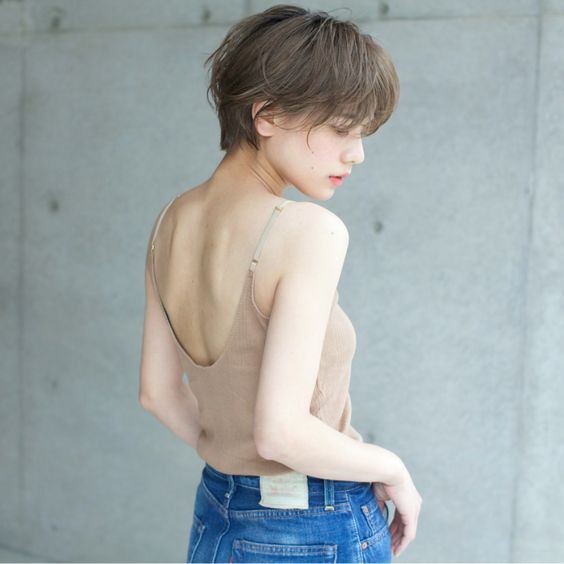 ผมสั้น