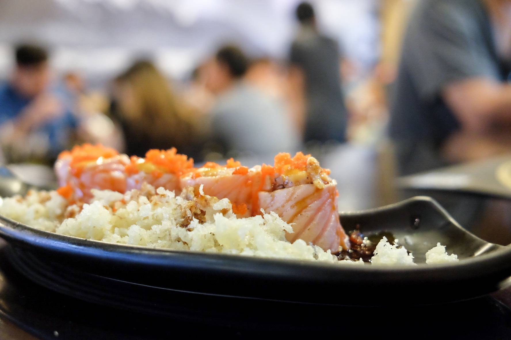 Salmon volcano roll ร้าน Kouen Sushi Bar สยามสแควร์วัน ชั้น 5 Wongnai