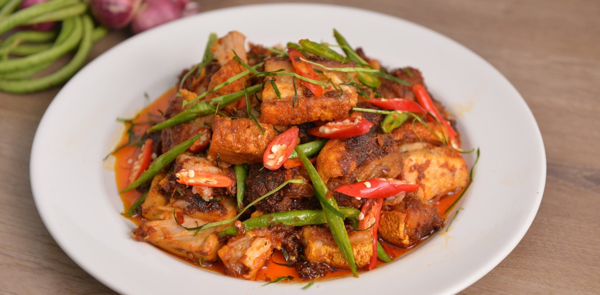 หมูกรอบผัดพริกขิง