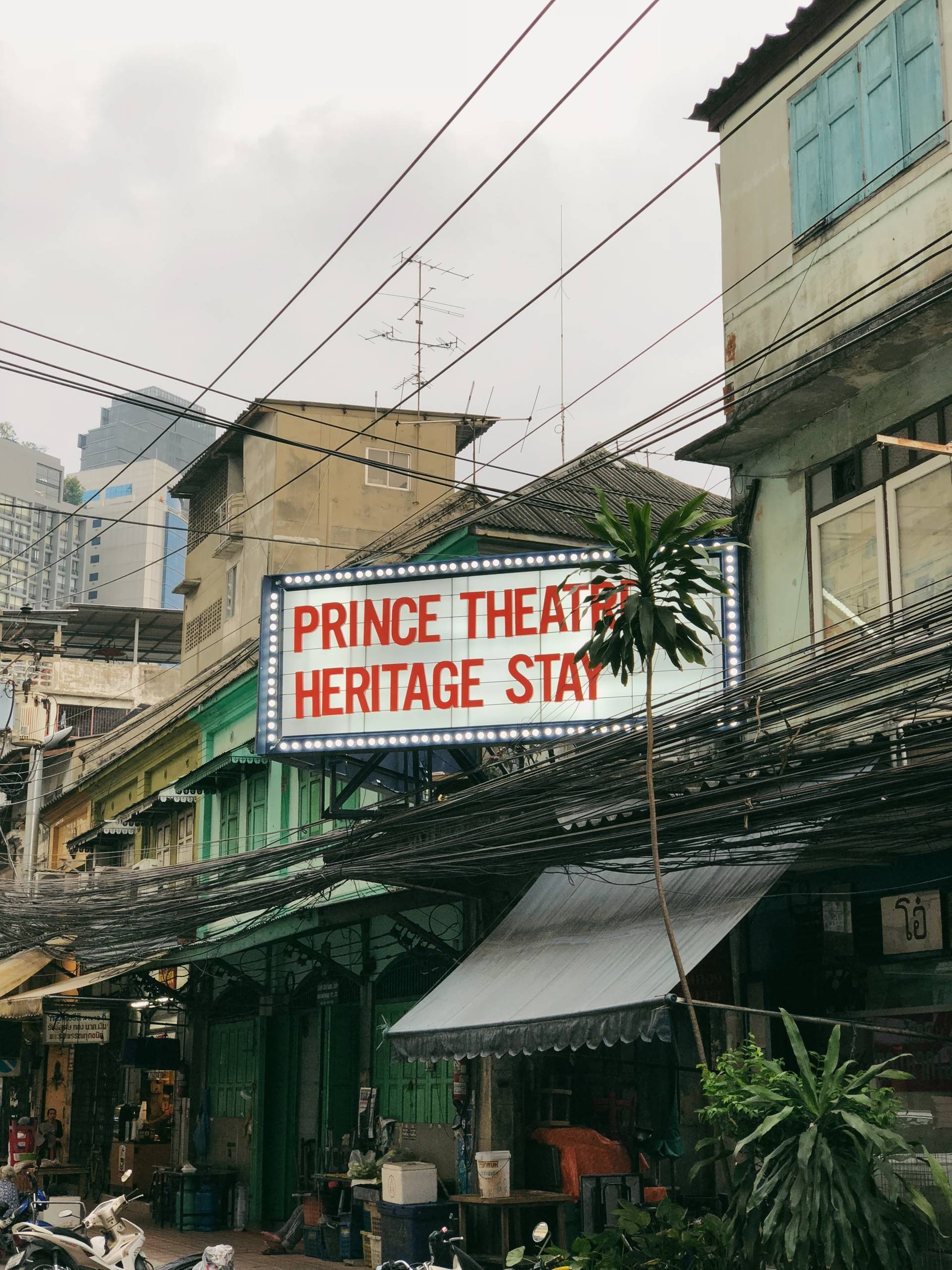 รีวิว Box Office Bar Prince Theatre จากโรงหนังเก่าแก่ที่อยู่คู่บางรัก