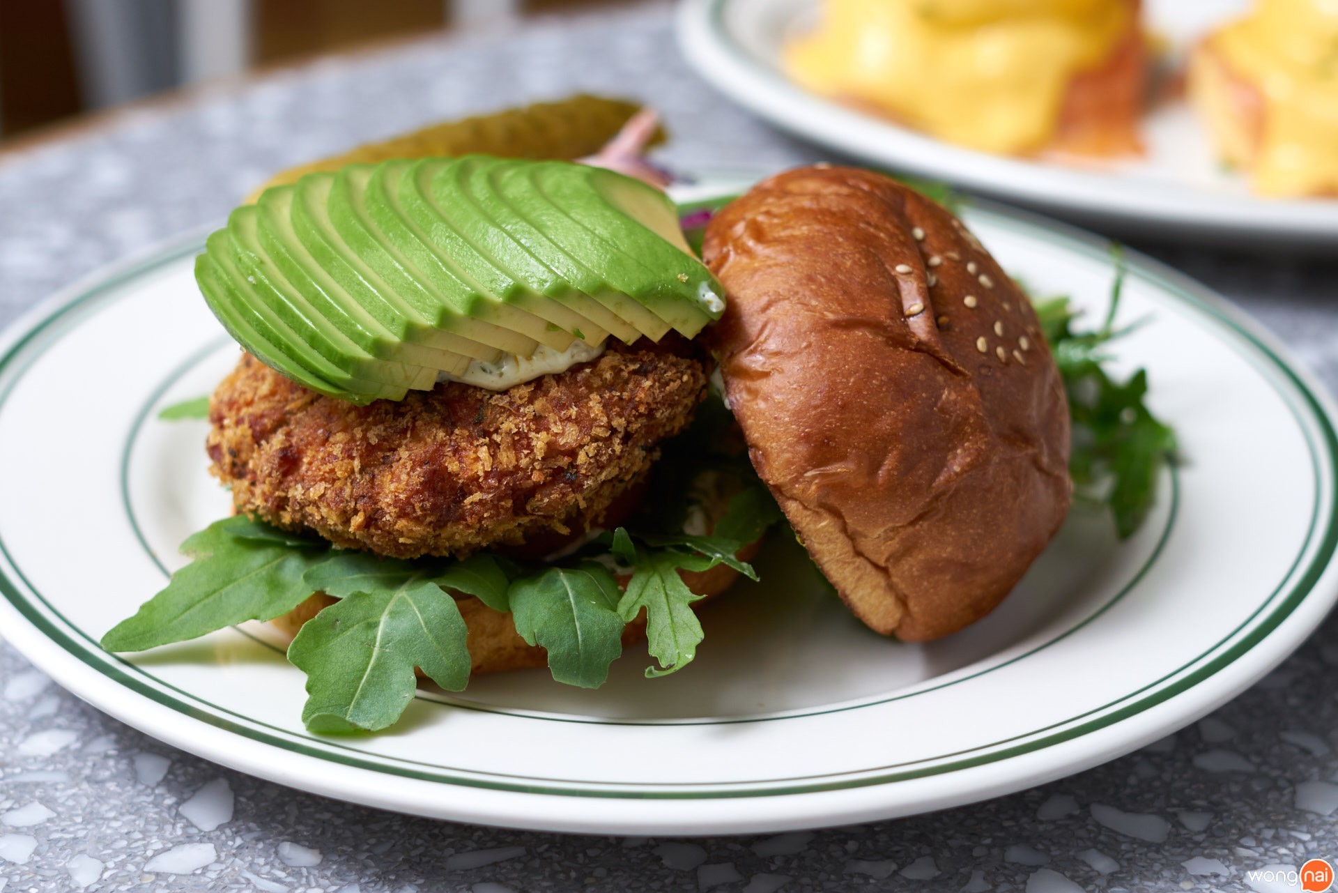 “Salmon Burger” ร้าน "Clinton Baking Street Bangkok"