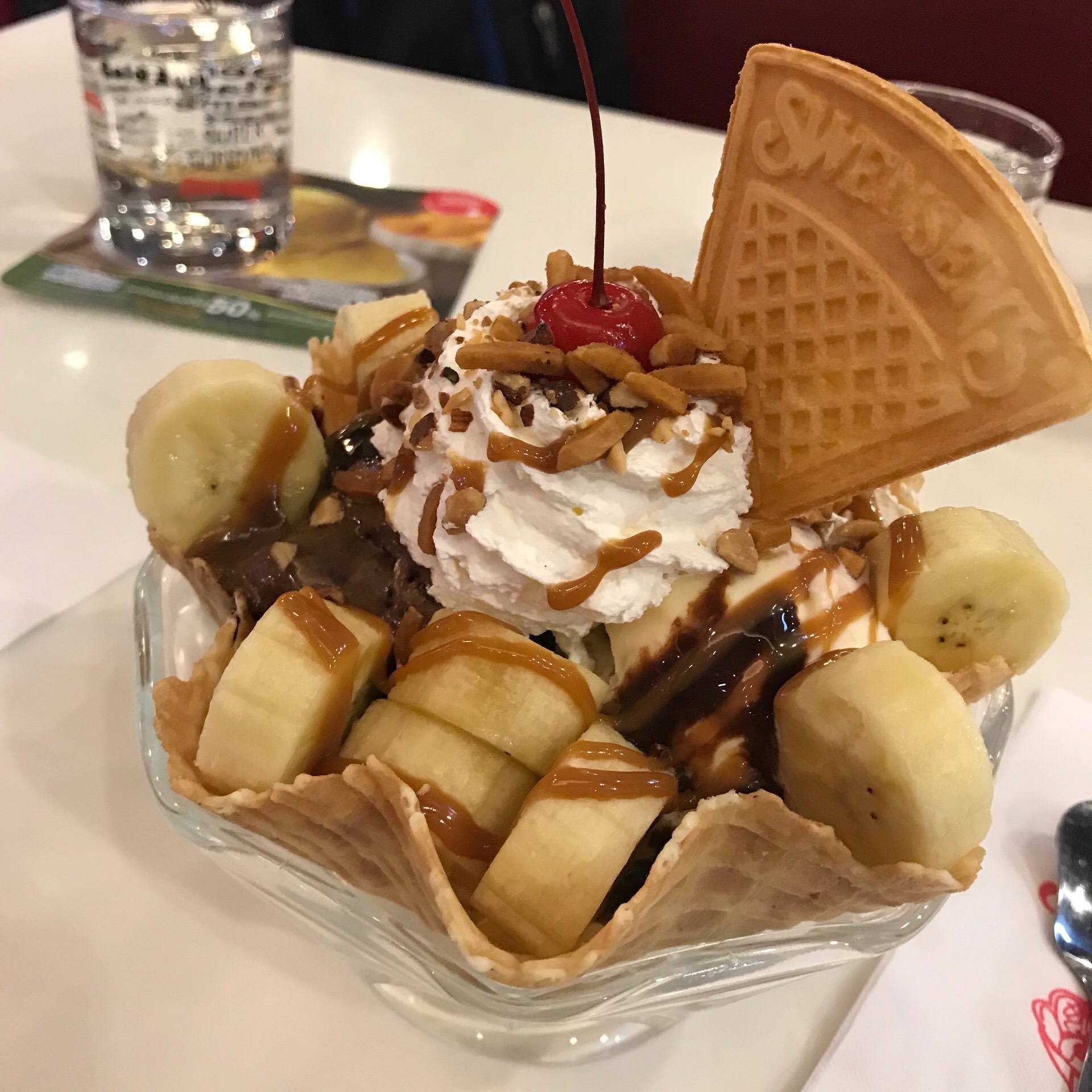 Swensens Fried Chicken Ice cream! #swensens #friedchicken