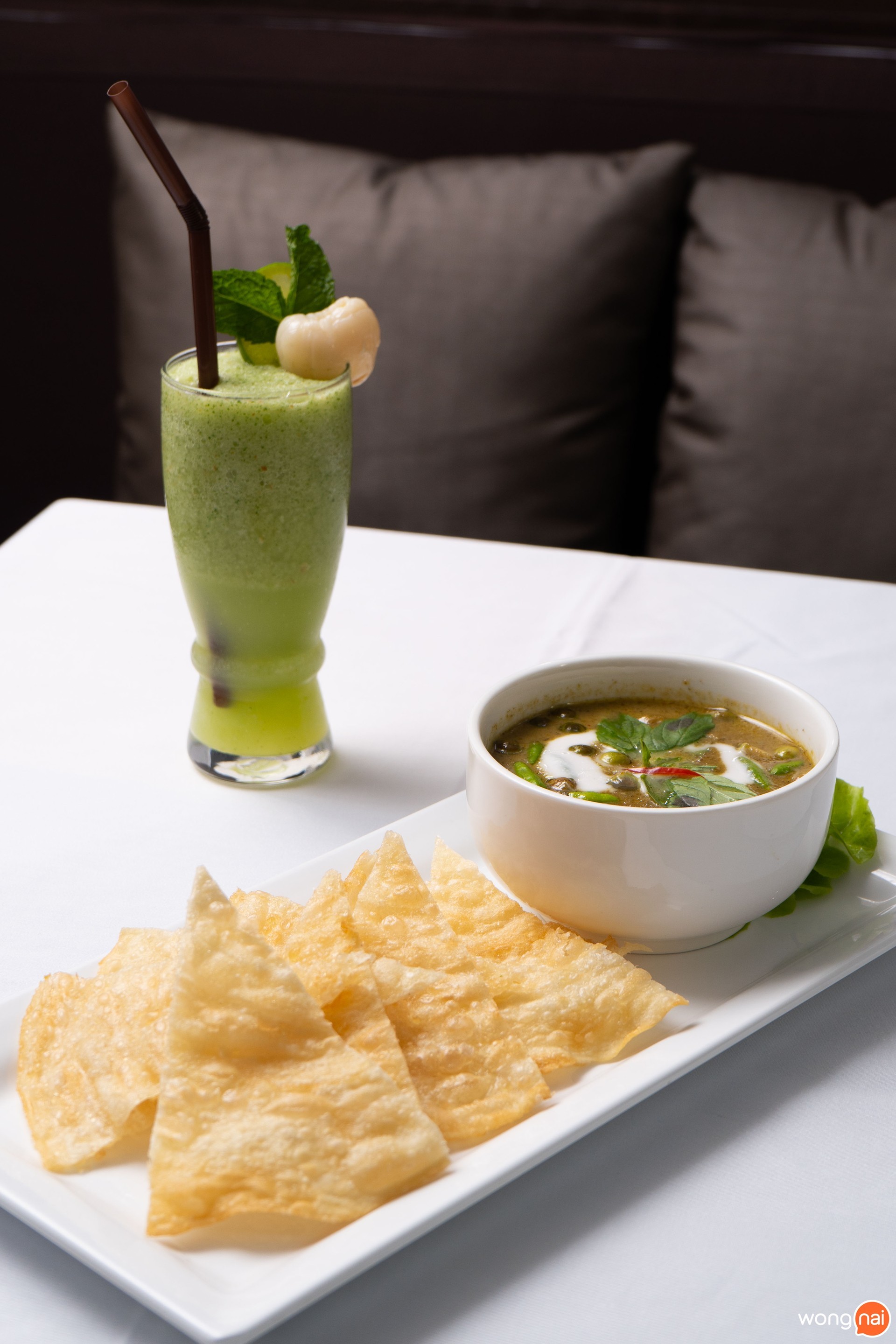 "โรตีแกงเขียวหวานไก่" ที่ "The Ninth Cafe"