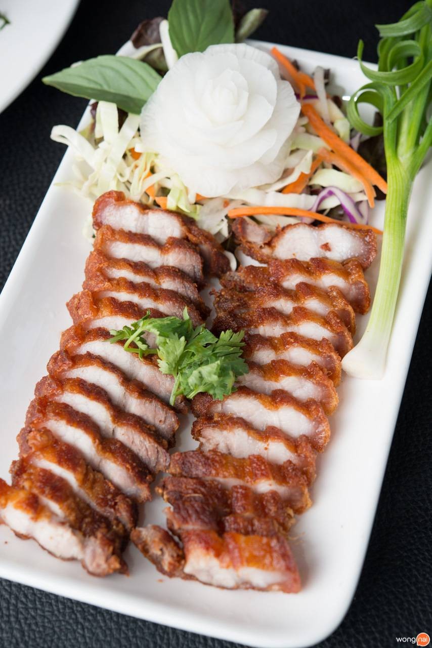 สามชั้นทอดน้ำปลา ร้าน Wine22 ขอนแก่น
