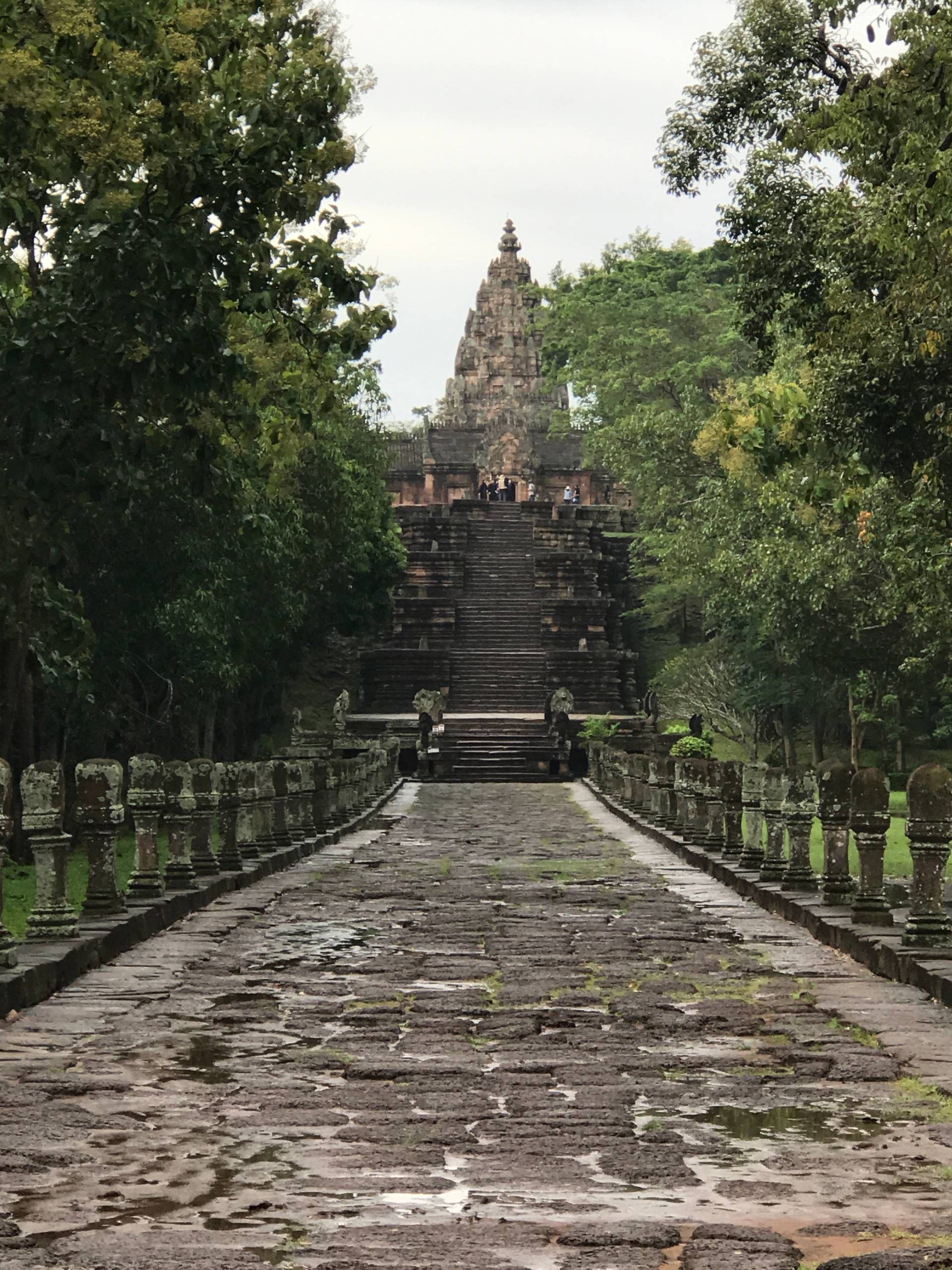 à¸­à¸¸à¸—à¸¢à¸²à¸™à¸›à¸£à¸°à¸§à¸±à¸•à¸´à¸¨à¸²à¸ªà¸•à¸£à¹Œà¸žà¸™à¸¡à¸£à¸¸à¹‰à¸‡ (à¸›à¸£à¸²à¸ªà¸²à¸—à¸«à¸´à¸™à¸žà¸™à¸¡à¸£à¸¸à¹‰à¸‡) - à¸£à¸µà¸§à¸´à¸§