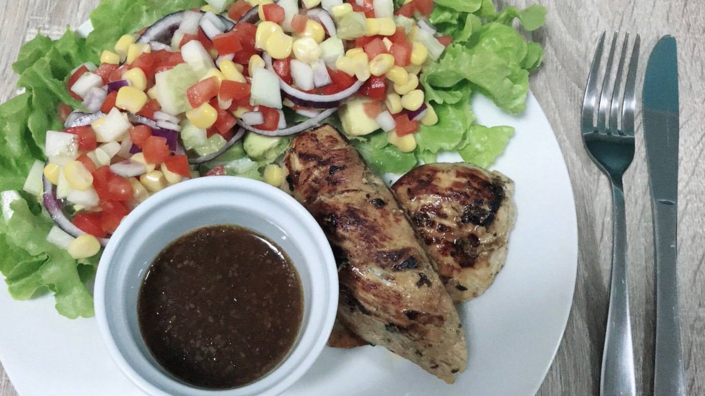 สูตร สเต็กอกไก่กริลล์พร้อมสลัดญี่ปุ่น (chicken steak with ...