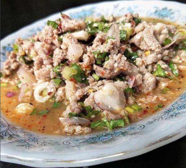 ลาบหมูแซ่บ