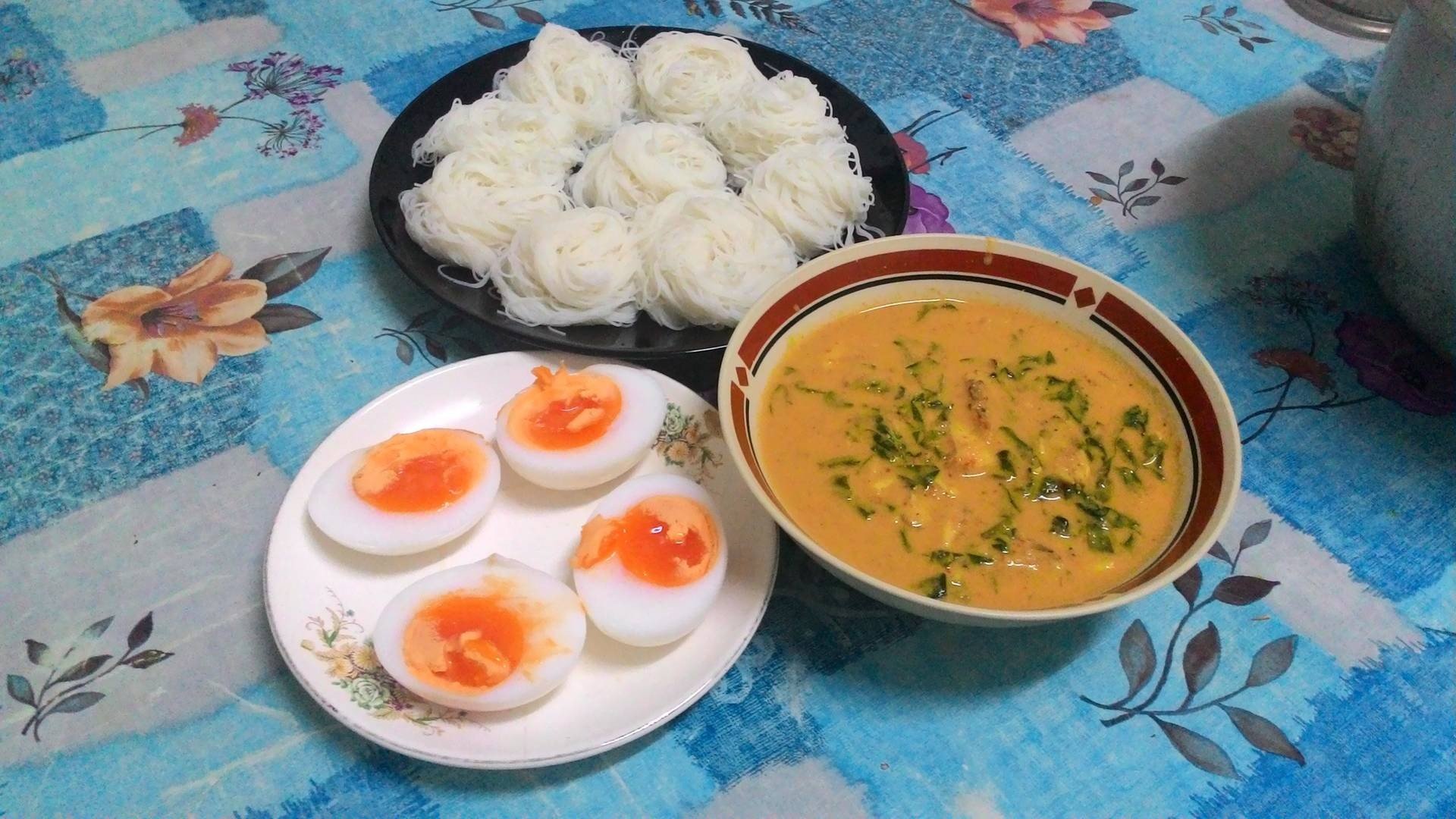 หมี่หุ้นแกงปูใบชะพลู