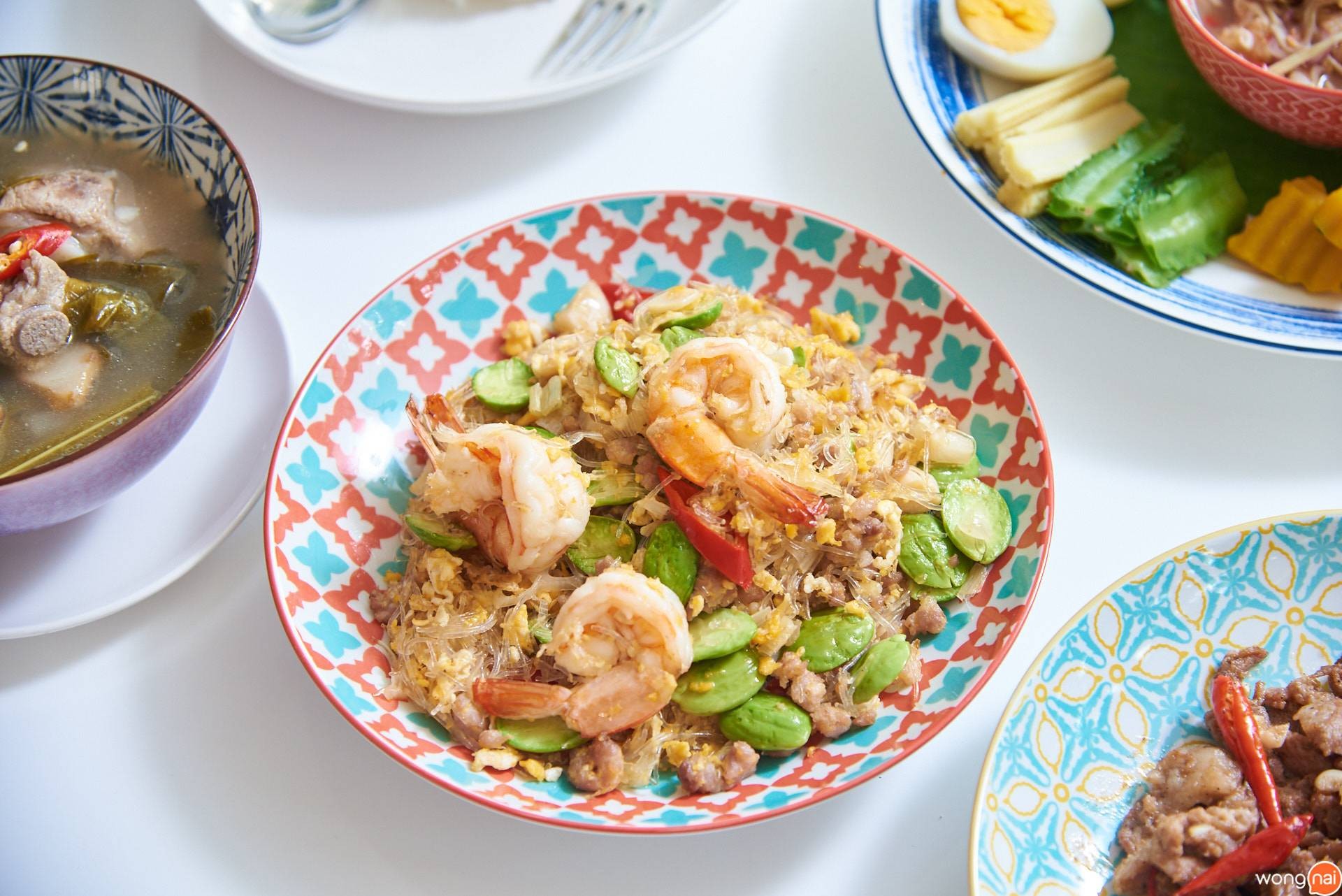 เมนู กุ้งผัดสะตอวุ้นเส้นกระเทียมดอง ของร้าน Plaagut