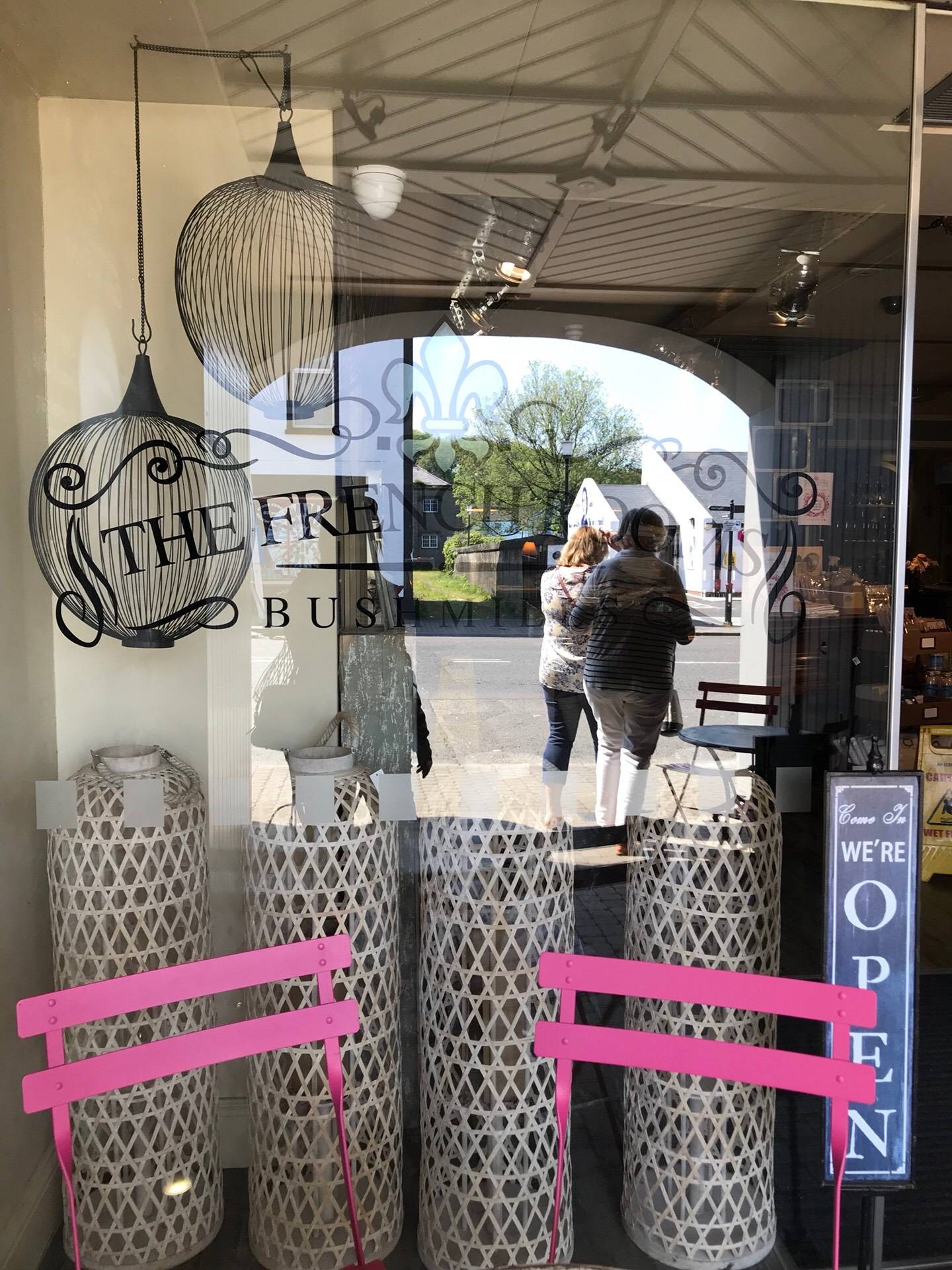 รีวิว The French Rooms คาเฟ่น่ารักๆ แถว Bushmills Village