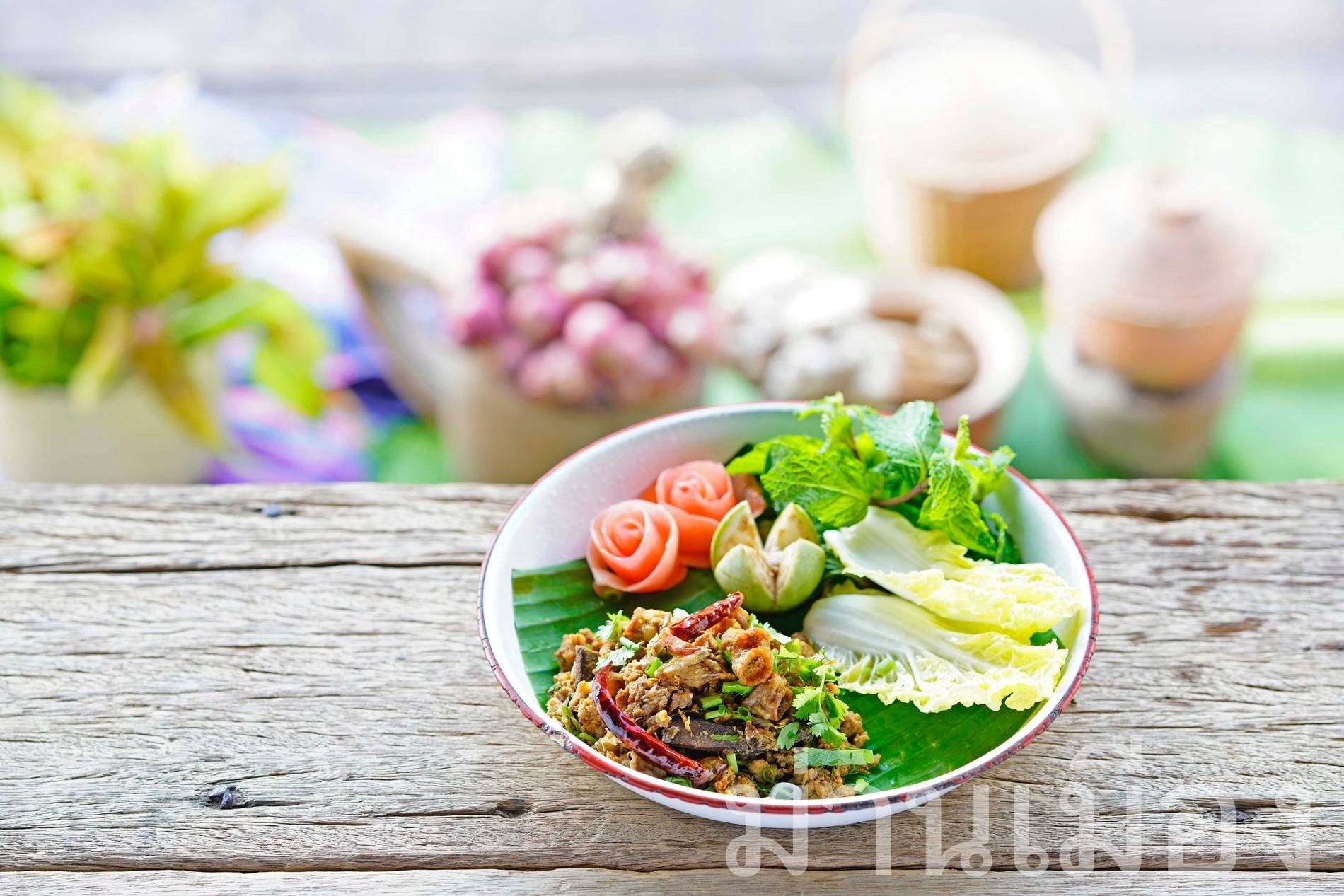 ลาบคั่วหมู (Laab khua mou) • image ร้าน Maan Muang