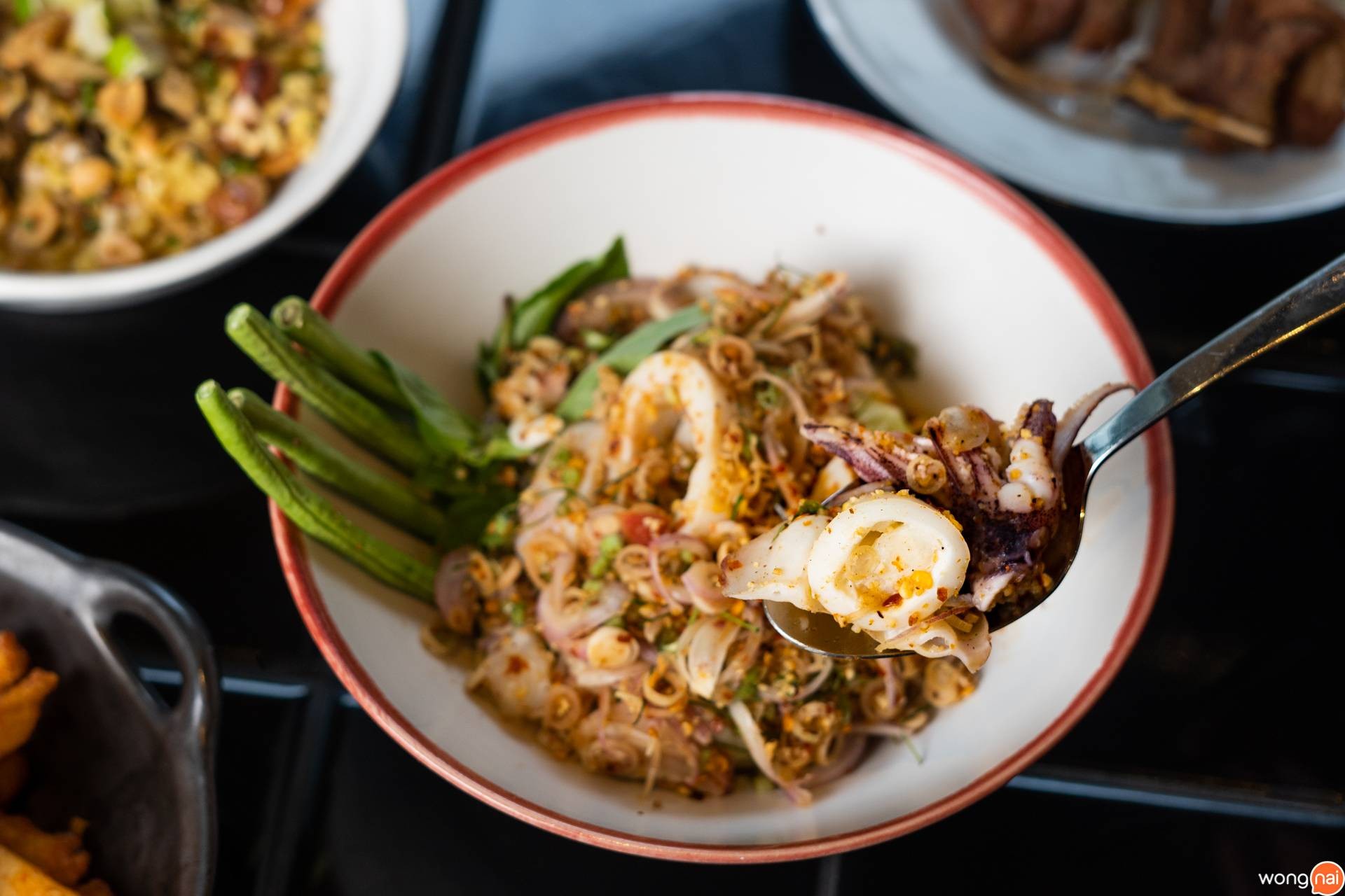 เมนูลาบหมึกไข่ ของร้าน KINHEY by Greyhound Café