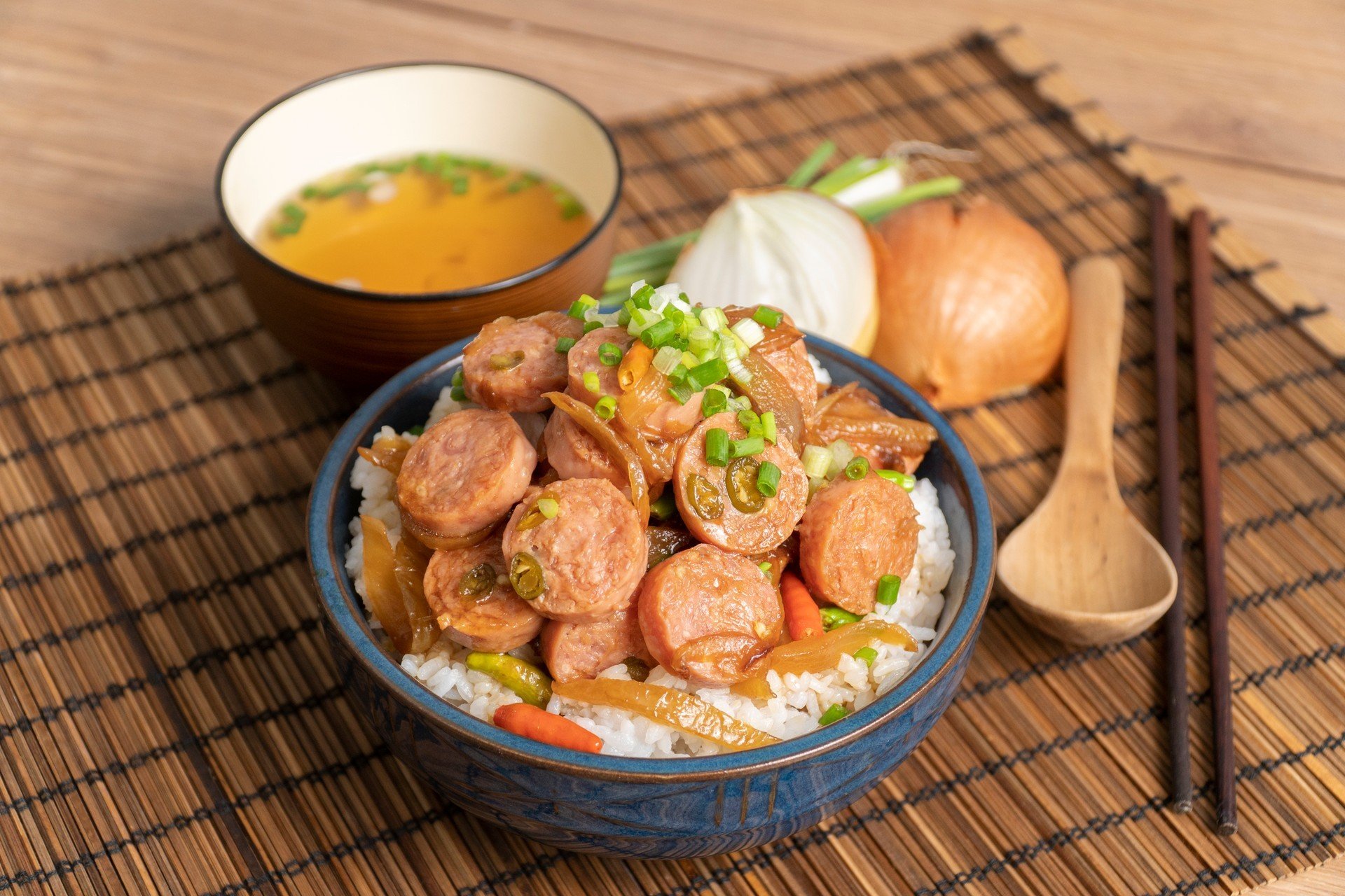 ข้าวหน้าแหนม