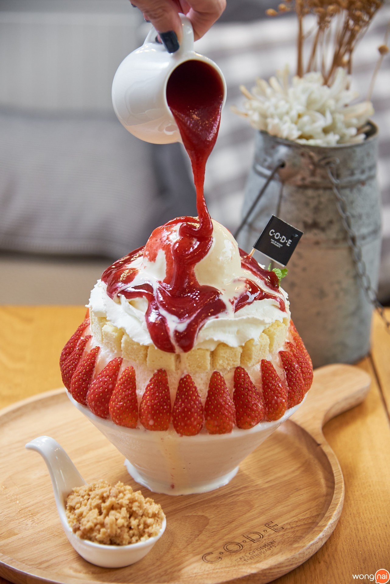 “Bingsu Strawberry” ร้าน "CODE"