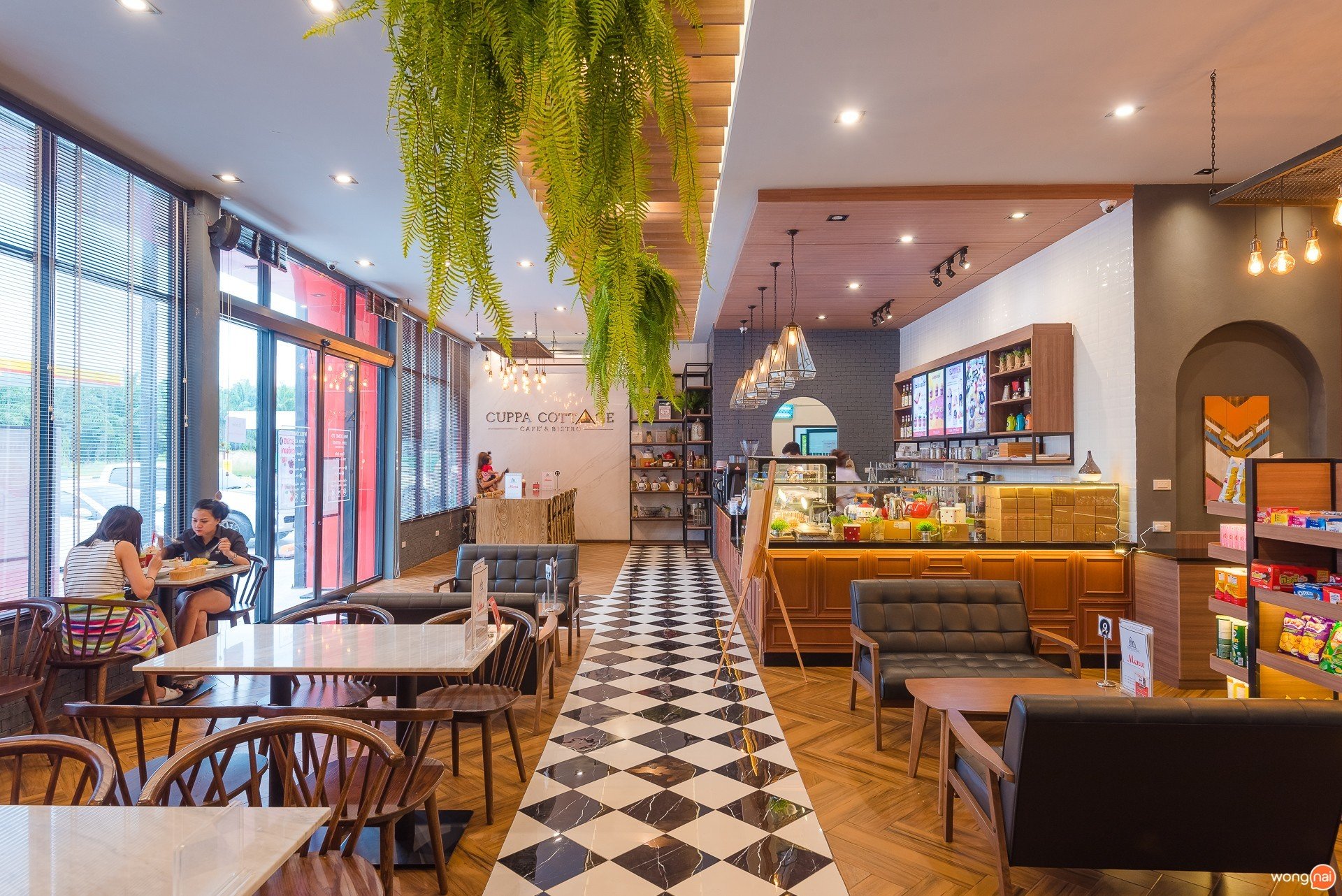 บรรยกาศในร้าน “Cuppa Cottage Cafe’ & Bistro” สุราษฎร์ธานี