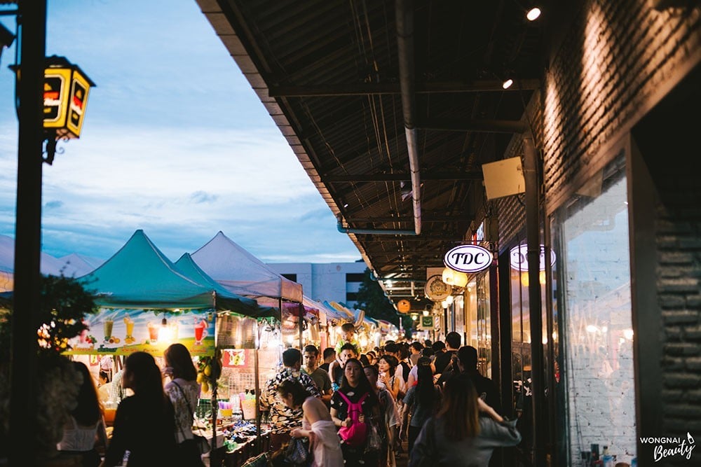 ตลาดนัดรถไฟรัชดา