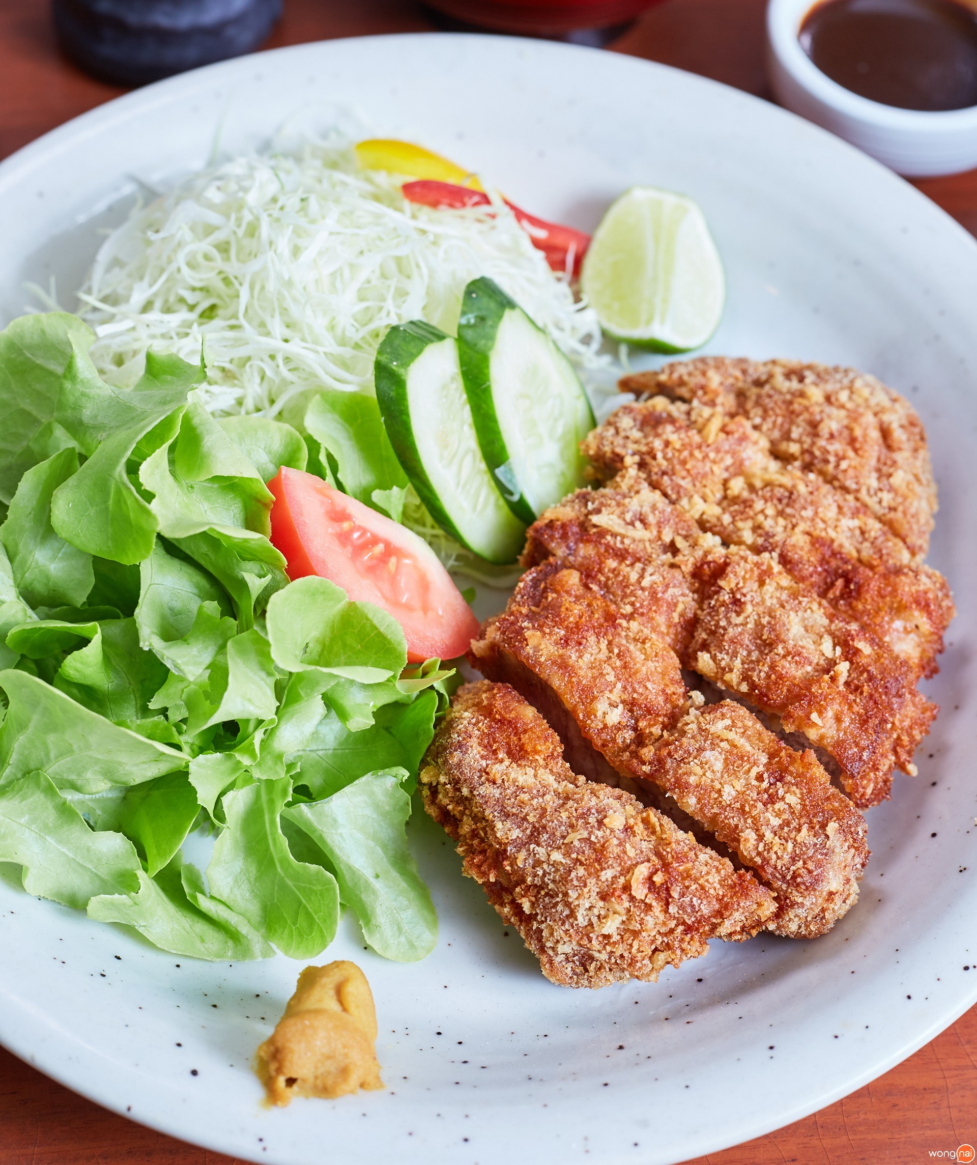 หมูคุโรบุตะชุบเกล็ดขนมปังทอด