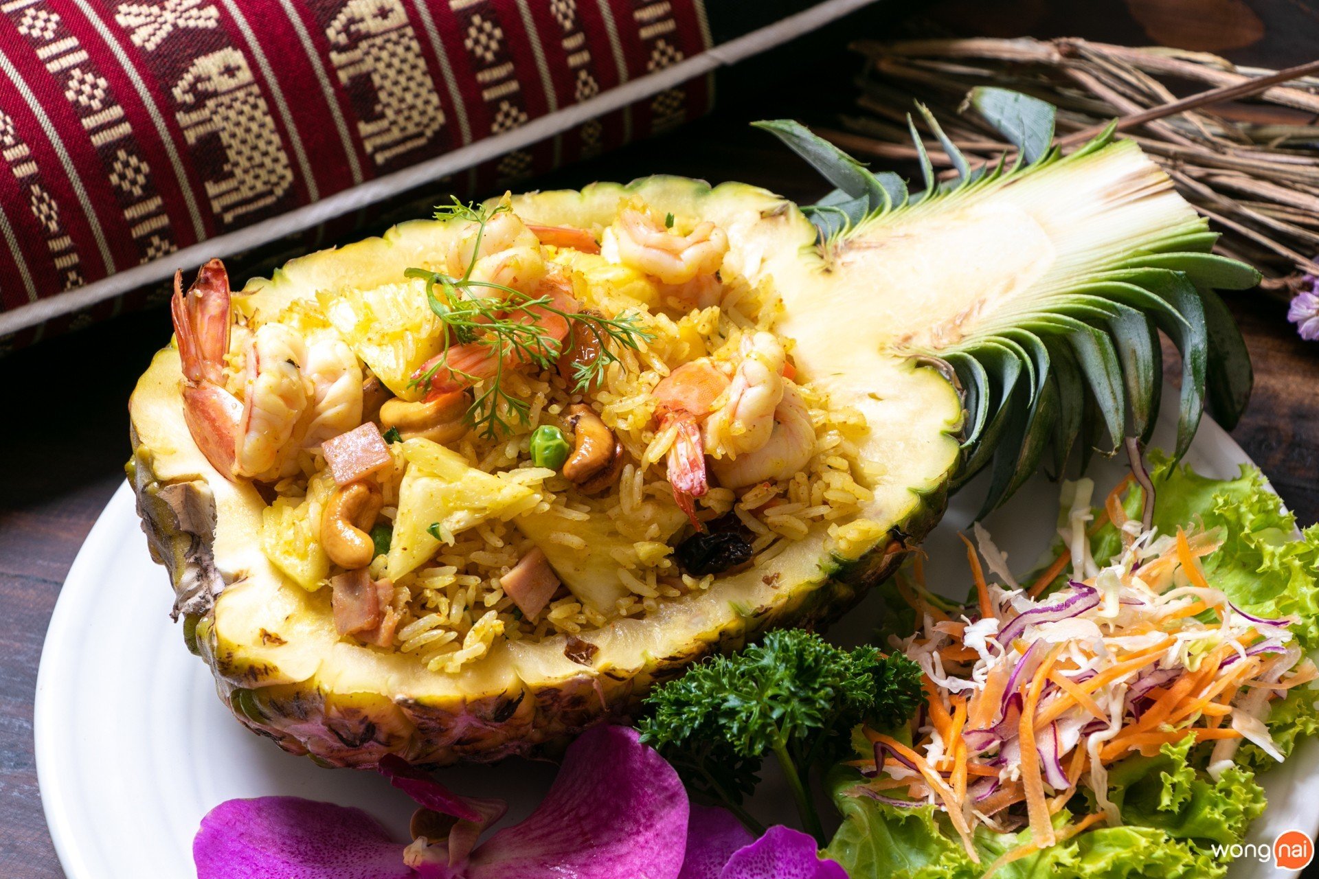 เมนู ข้าวผัดสับปะรด ร้าน ข้าวเม่า เชียงใหม่ Kowmao Cafe & Restaurant เชียงใหม่