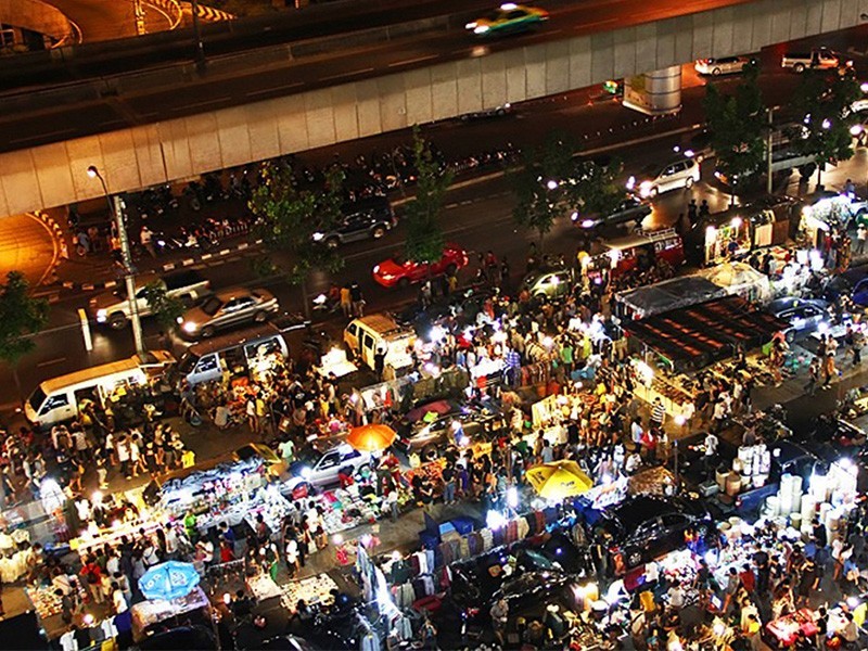 ร้าน ยอดนิยม ใน ตลาดนัดเลียบด่วนรามอินทรา