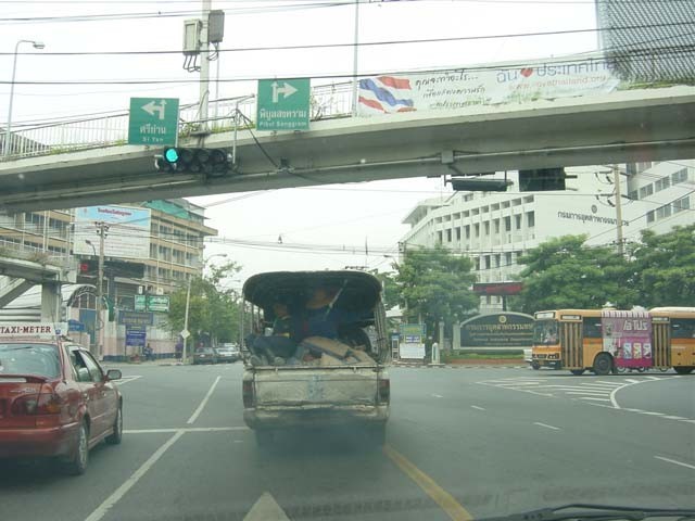 ร้าน ยอดนิยม ใน แยกเกียกกาย