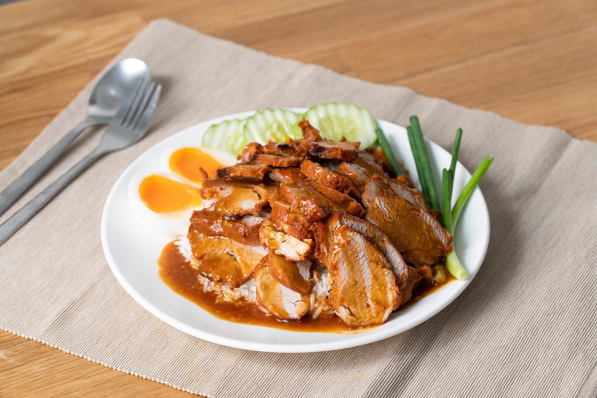 ข้าวหมูแดง