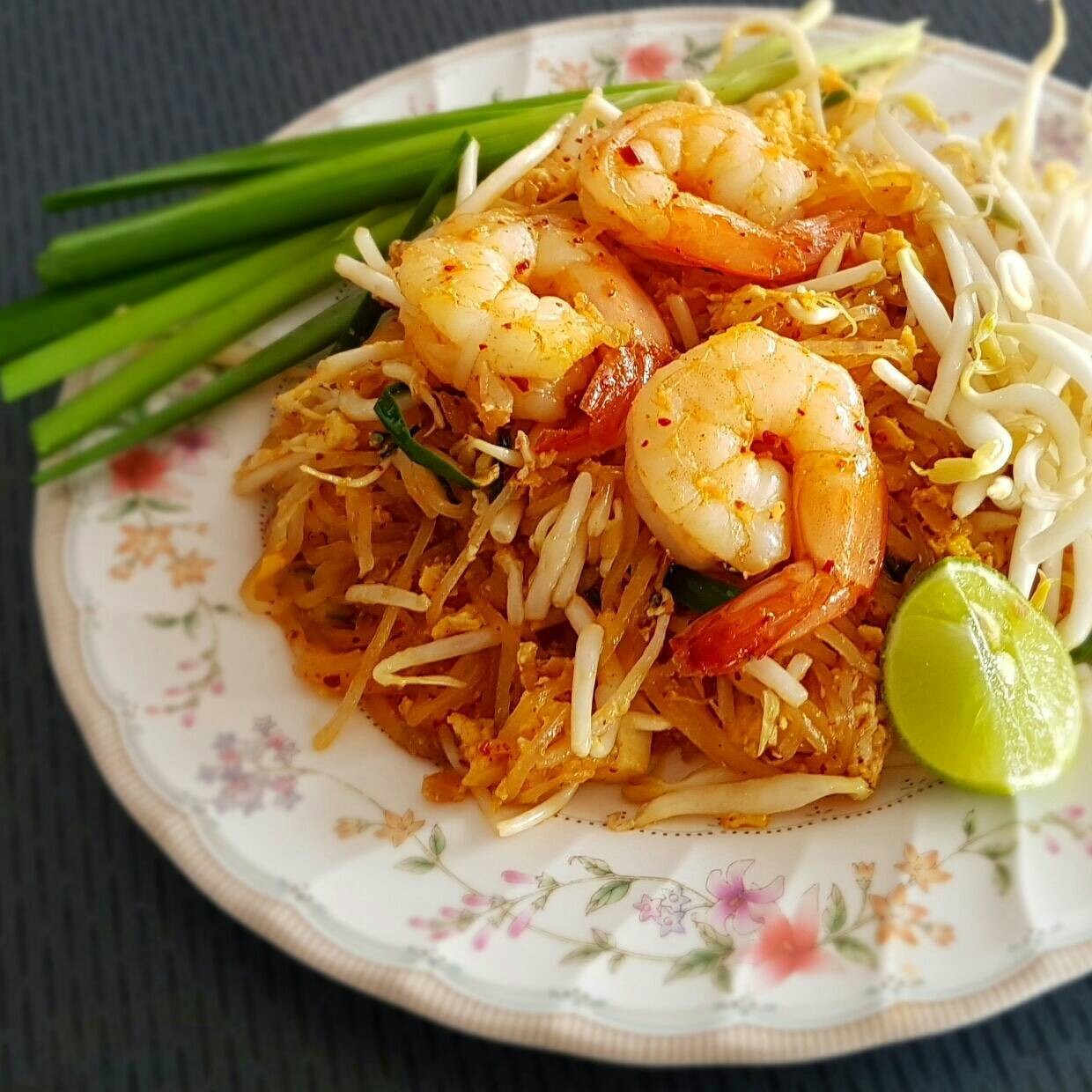 รีวิว ป้าหวาน - แวะหม่ำผัดไทเจ้าประจำ @ อ่าวอุดม