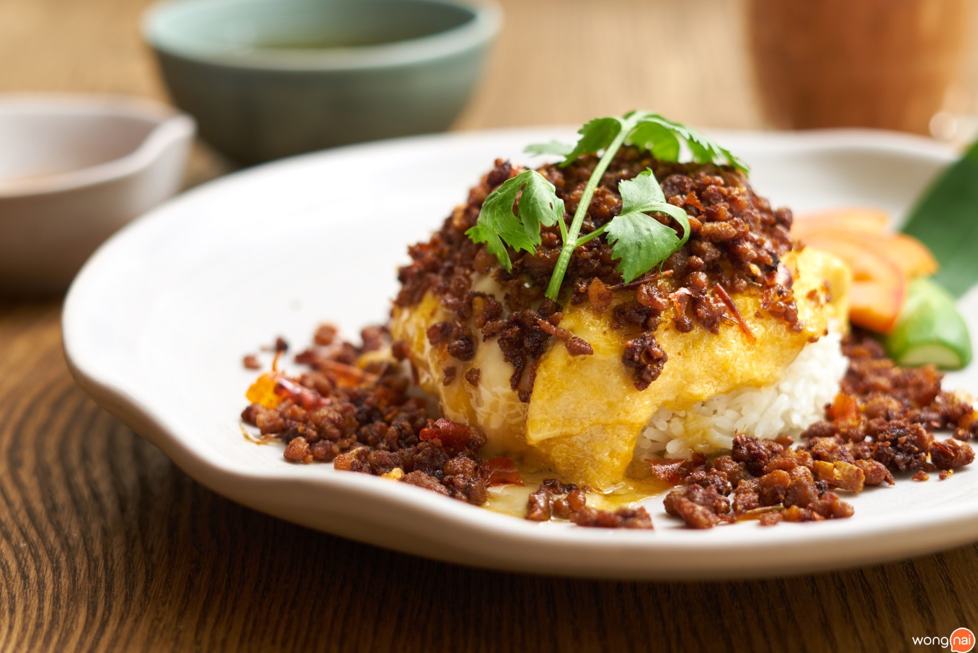 ร้าน “Charm Eatery & Bistro”