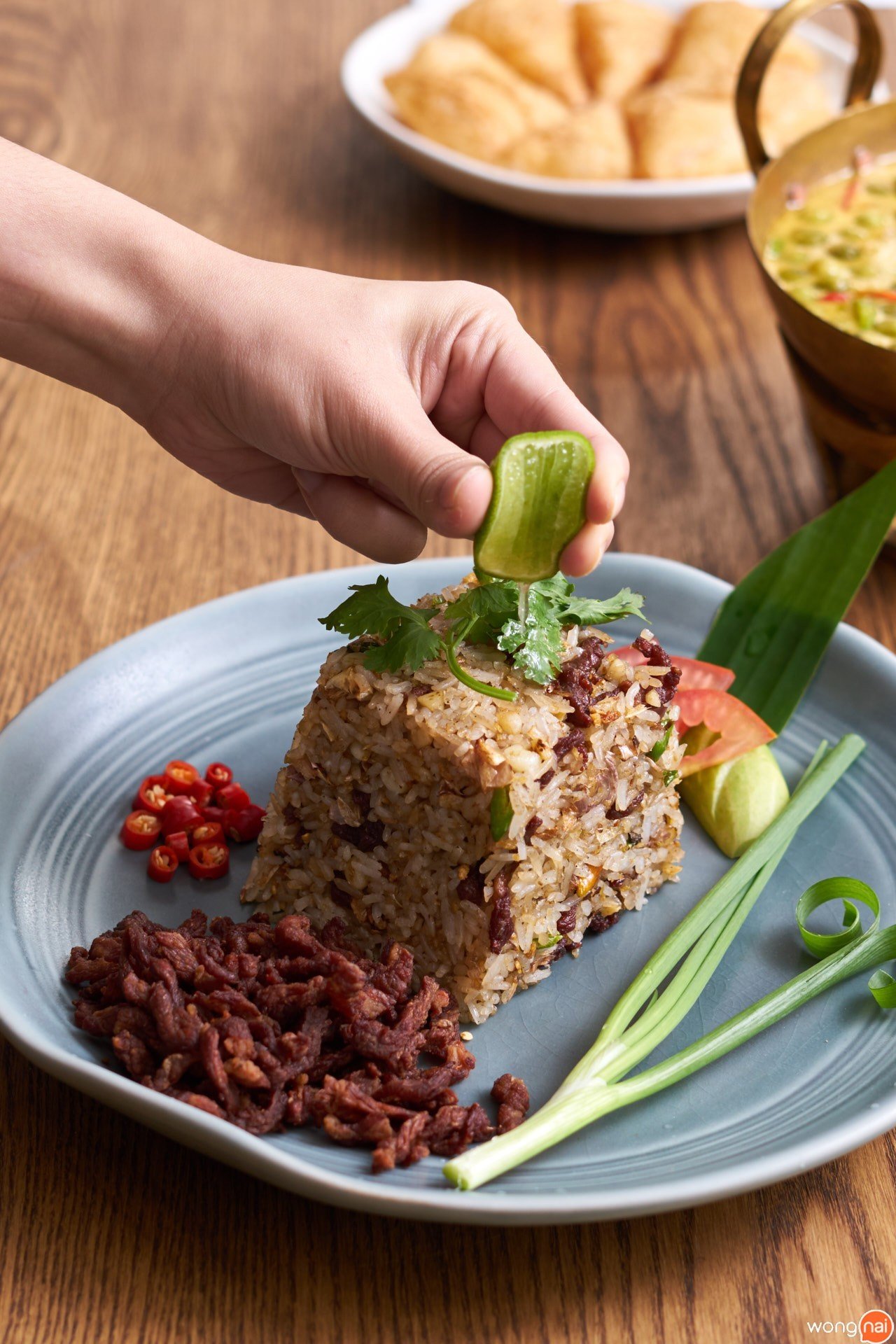 “ข้าวผัดเนื้อเค็ม” ร้าน “Charm Eatery & Bistro”