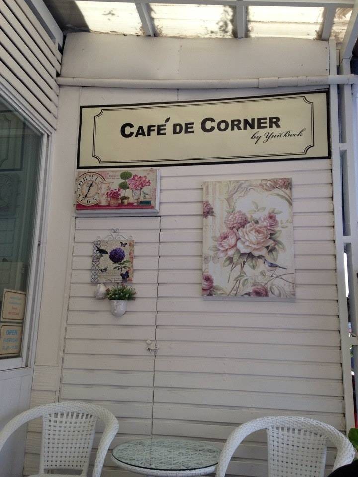 Cafe De Corner   588a94d4ad84446bbaf70b226fcd3d4b 