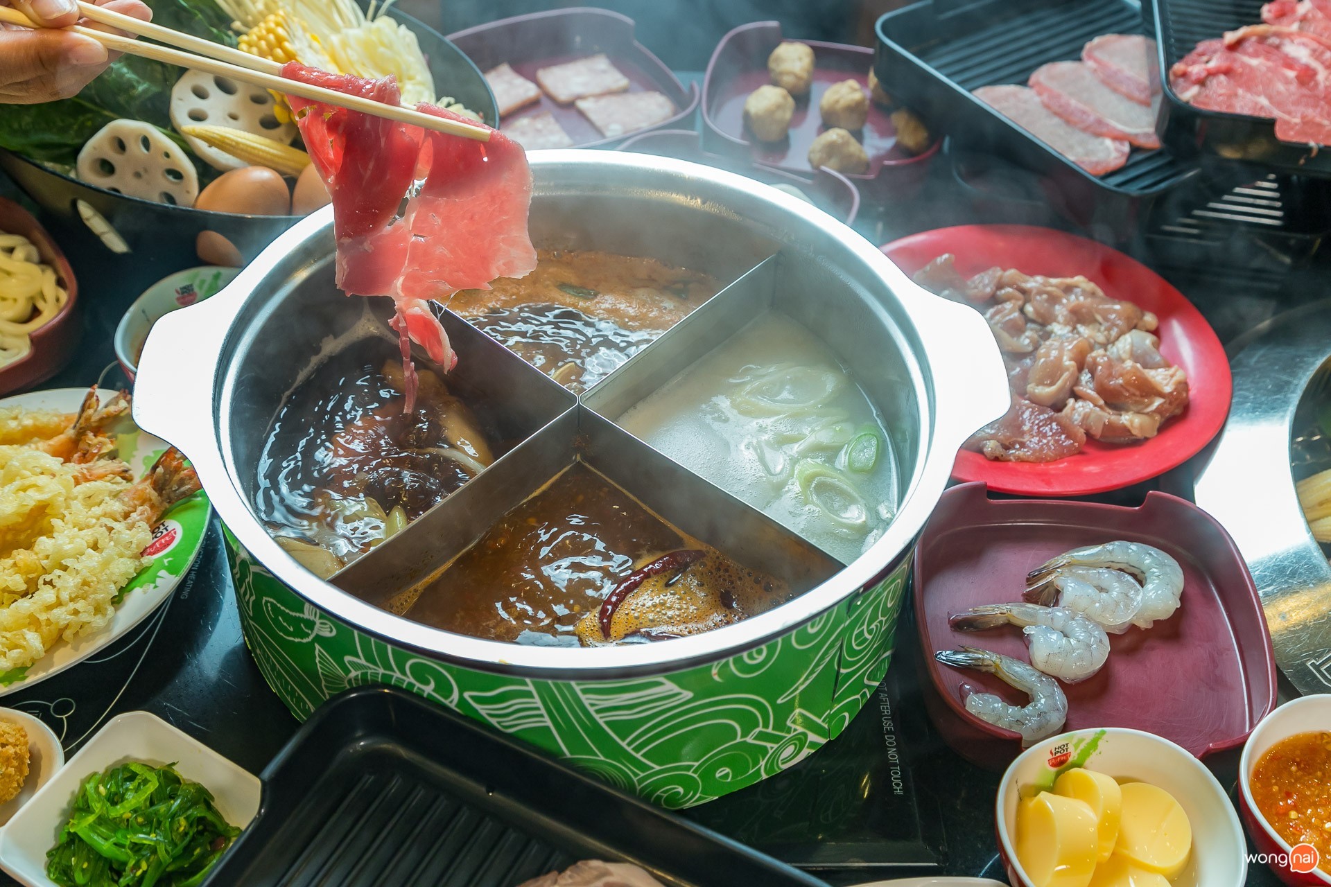 อิ่มเปรมปรีดิ์กับหม้อสุกี้ 4 ช่อง